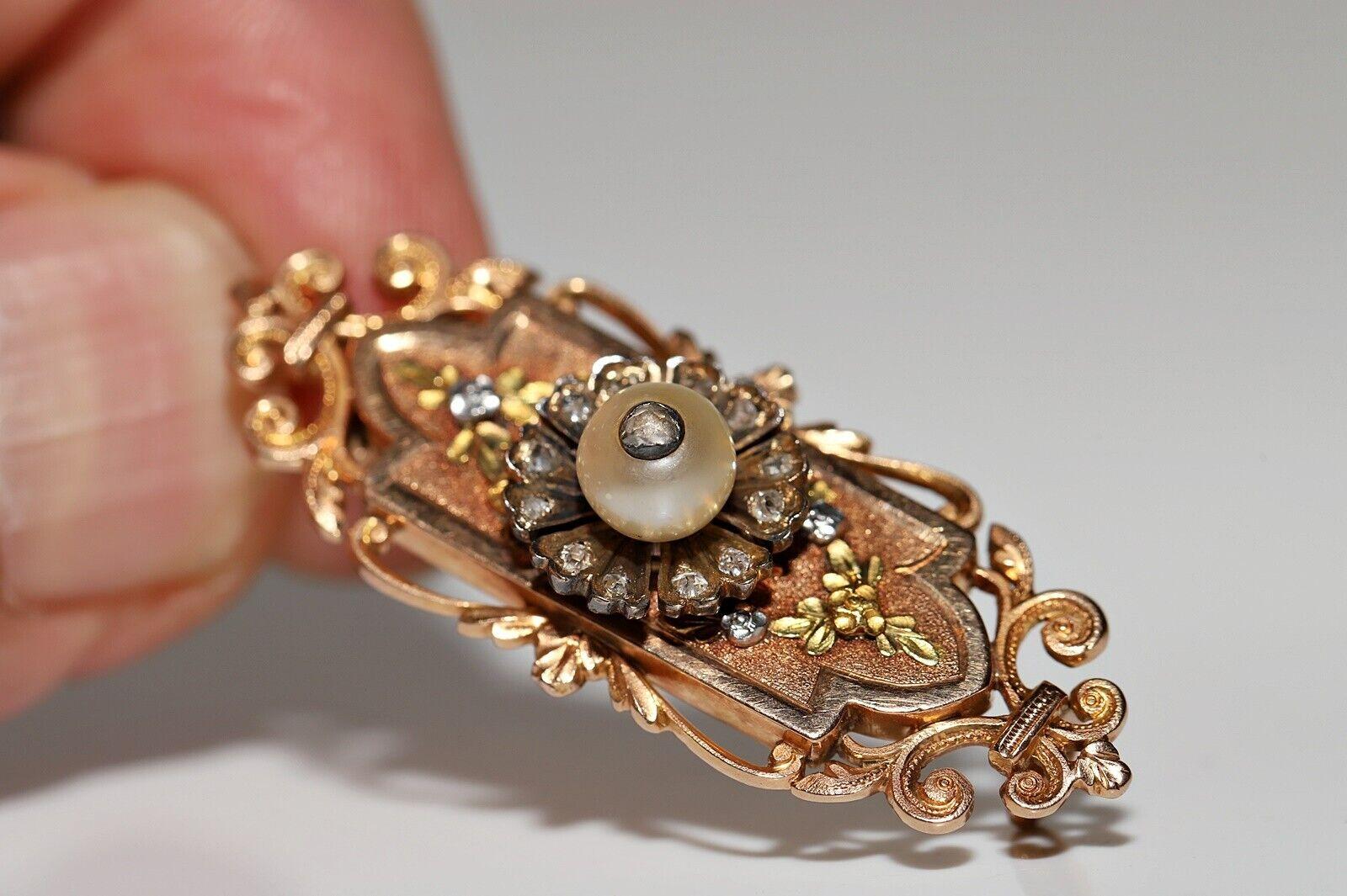 In sehr gutem Zustand.
Das Gesamtgewicht beträgt 7,6 Gramm.
Insgesamt ist Diamant 0,25 Karat...
Der Diamant hat die Farbe H-I und s1-s2-s3.
Original antiker Gegenstand.
Bitte kontaktieren Sie uns bei Fragen.