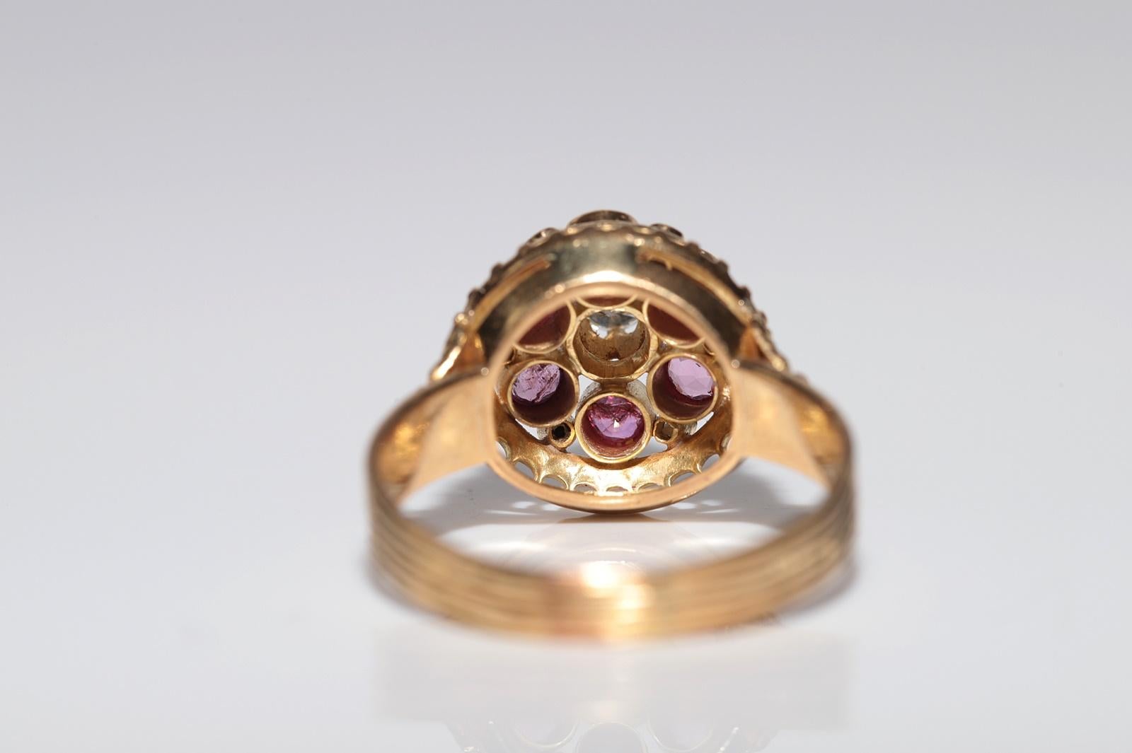 Antiker handgefertigter Ring aus 18 Karat Gold mit natürlichem Diamant und Rubin und Rubin Perle, um 1900 im Angebot 4