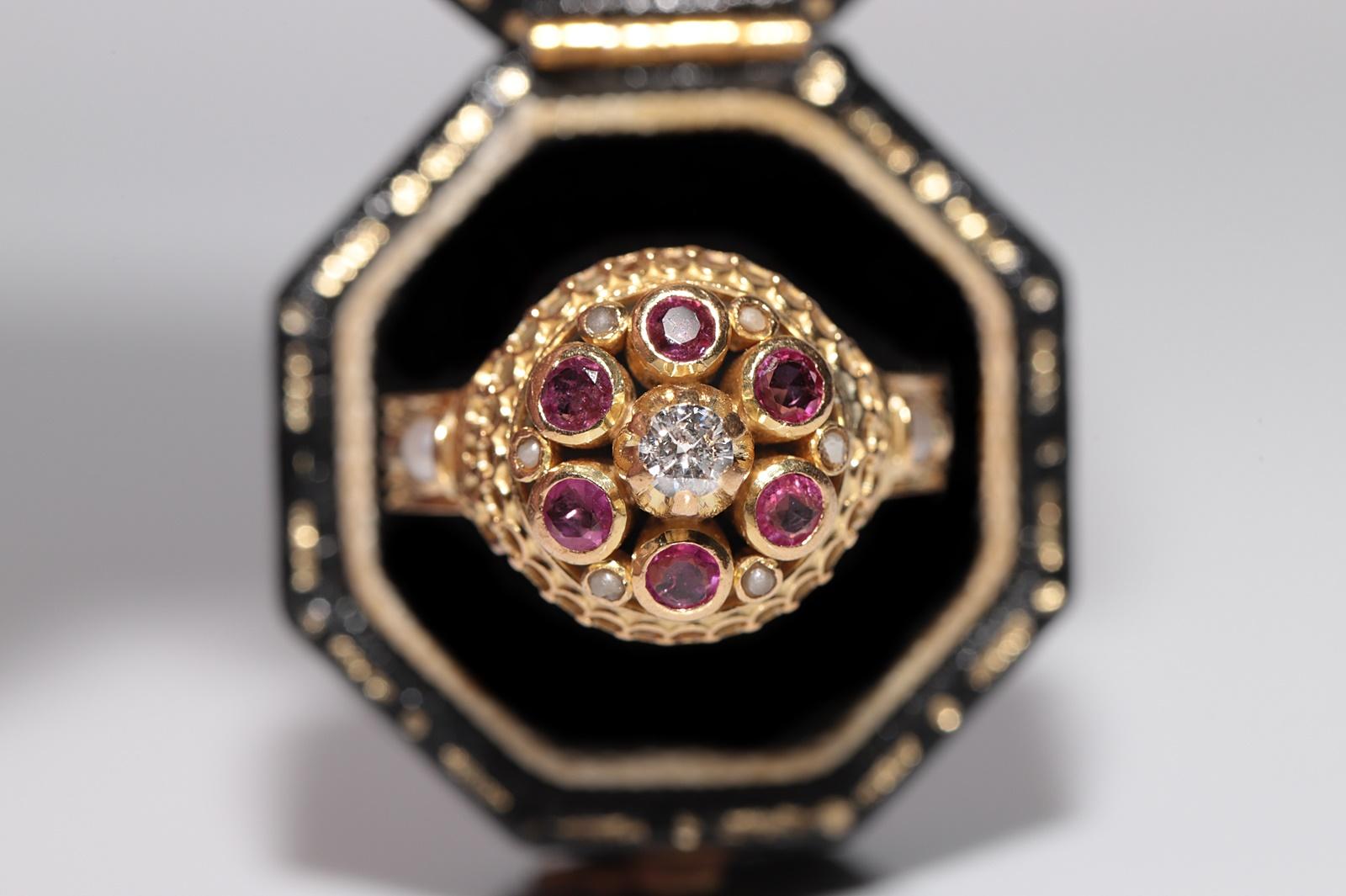 In very good condition.
Total weight is 6.1 grams.
Totally is diamond 0.15 ct.
The diamond is has G color and vvs-vs clarity.
Totally is ruby 0.40 ct.
Ring size is US 9
We can make any size.
Box is not included.
Please contact for questions.