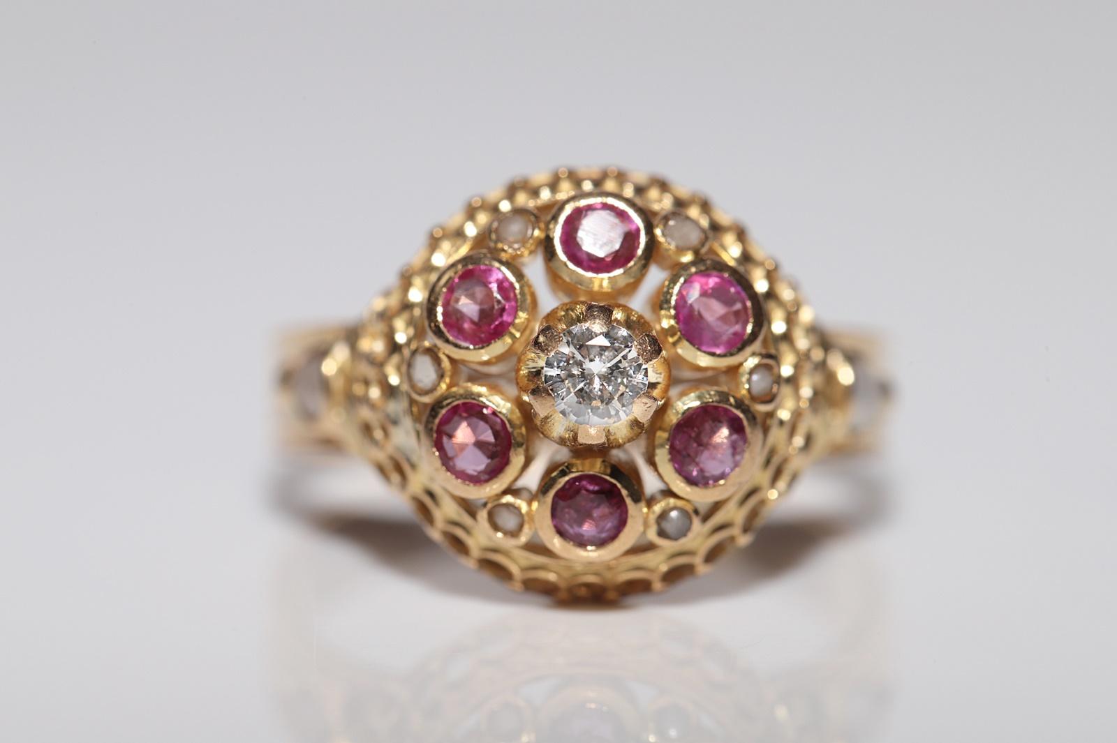Antiker handgefertigter Ring aus 18 Karat Gold mit natürlichem Diamant und Rubin und Rubin Perle, um 1900 (Brillantschliff) im Angebot