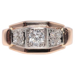 Antique Circa 1900s Handcrafted 18k Gold Natural Diamond Decorated Amazing Ring (Bague étonnante en or naturel décorée de diamants)