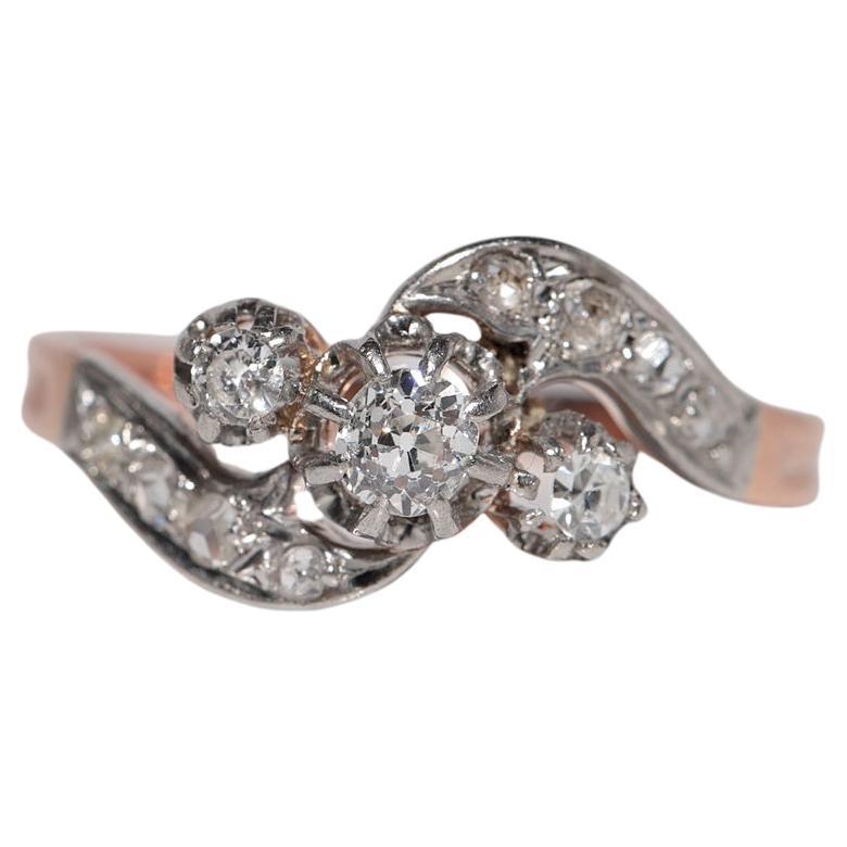 Antico anello a grappolo in oro 18k decorato con diamanti naturali, risalente al 1900 circa, realizzato a mano in vendita