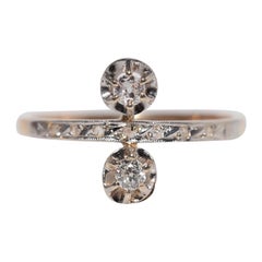 Antiker handgefertigter, dekorativer Ring aus 18 Karat Gold mit natürlichem Diamanten, um 1900