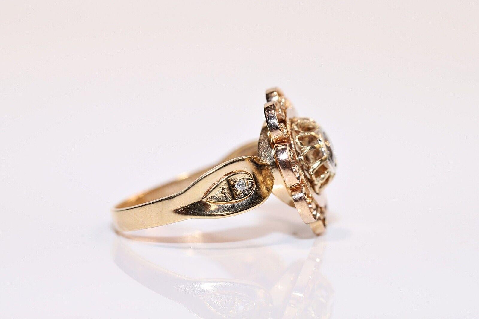 Antike, handgefertigte, um 1900, handgefertigt  18 Karat Gold Solitär-Ring mit natürlichem Diamant im Altschliff im Angebot 1