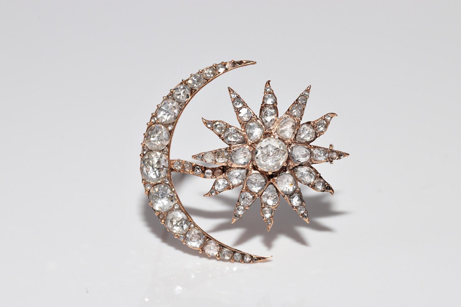 In very good condition.
Total weight is 10.5 grams.
Totally is diamond 4.50 ct.
The diamond is has generally H-I-J-K color and s1-s2-s3-Pique 1 clarity.
There is a small repair on the back of the brooch.
Please  contact for any questions.