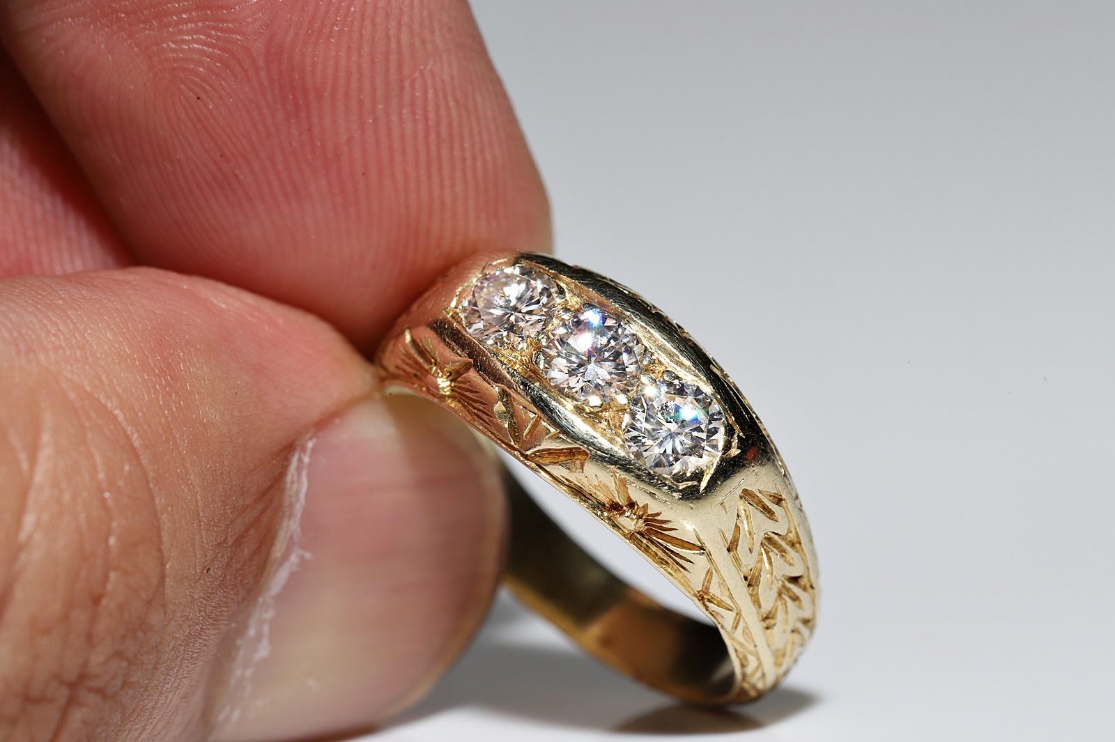 Antique Circa 1900s Handmade 14k Gold Natural Diamond Decorated Band Ring For Sale 2