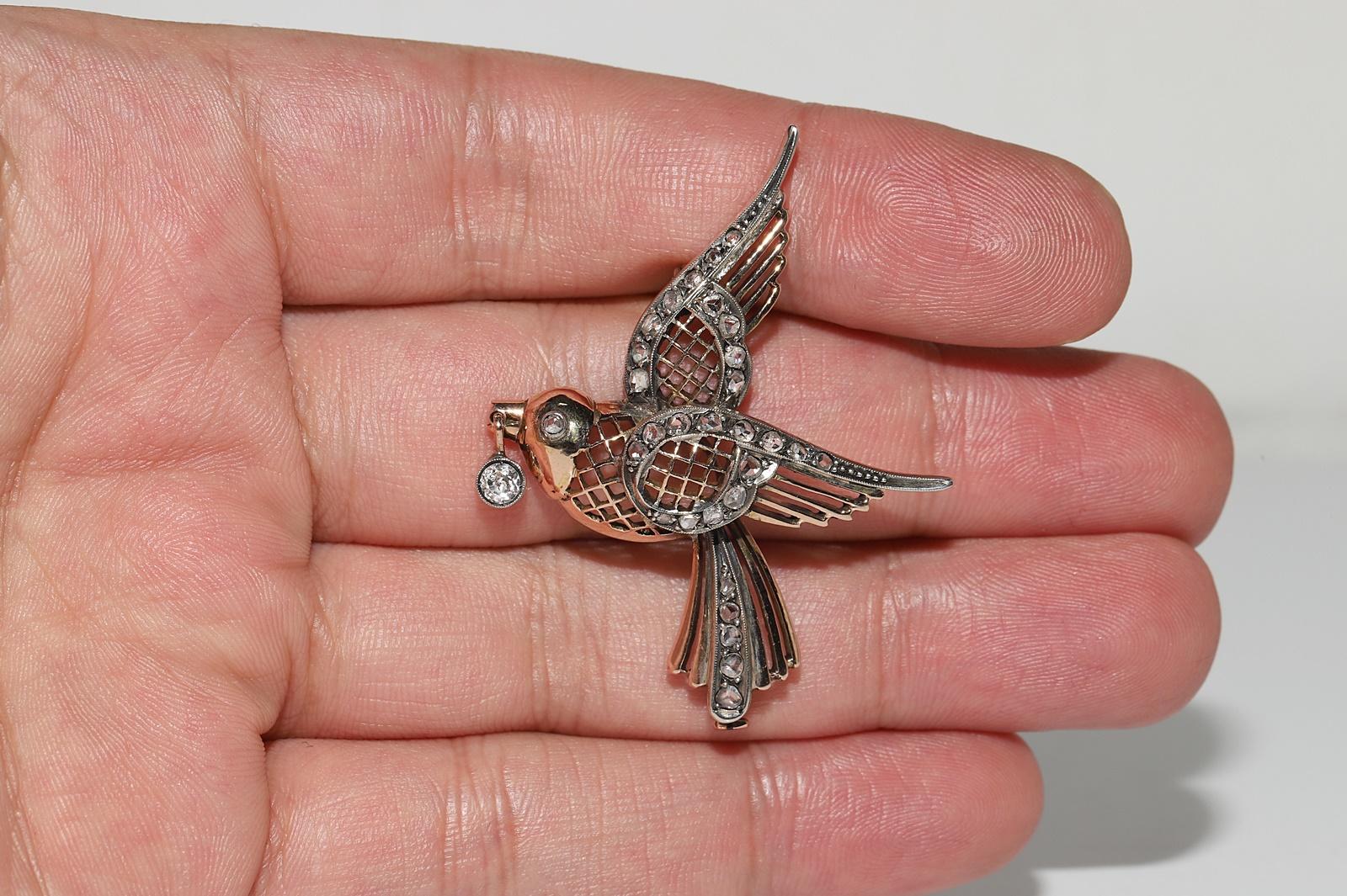 Antique Circa 1900s Handmade 14k Gold Top Silver Natural Diamond  Bird Brooch For Sale 8