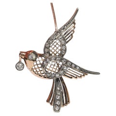 Antiquités Circa 1900s Handmade 14k Gold Top Silver Natural Diamond Broche en forme d'oiseau