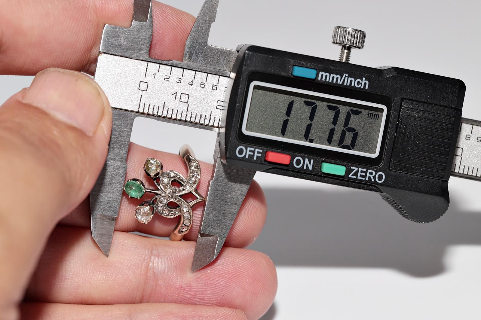 Antiker Ottomane 14k Gold Ring mit Diamanten im natürlichen Rosenschliff und Smaragd im Rosenschliff, um 1900 im Angebot 4