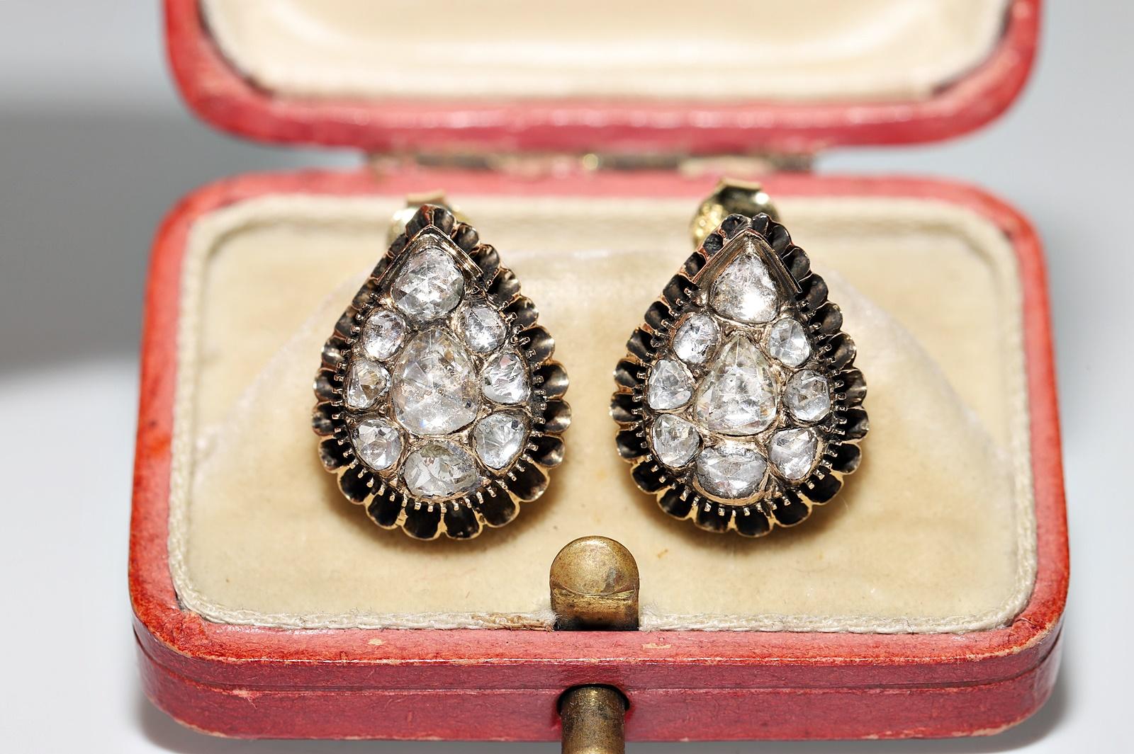 In very good condition.
Total weight is 6.7 grams.
Totally is diamond 1.90 ct.
The diamond is has H-I-J-K color and s1-s2-s3-Pique1 clarity.
Acid tested to be 14k real gold.
The back lock part of the earring has been redone
Box is not