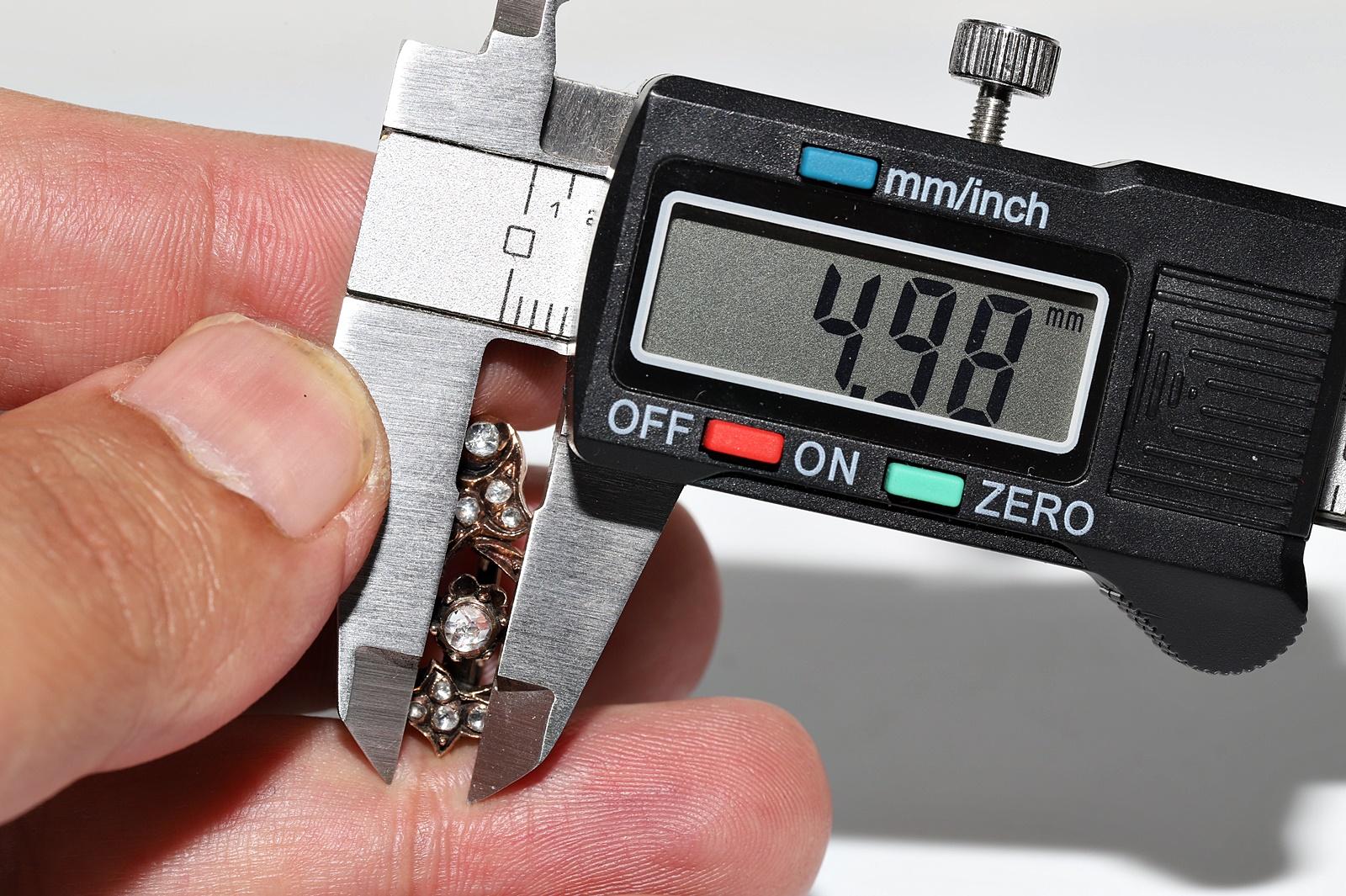 Antiker Ottomane 8k Gold Natürlicher Rosenschliff Diamant Dekorierter Ohrring, um 1900er Jahre im Angebot 7