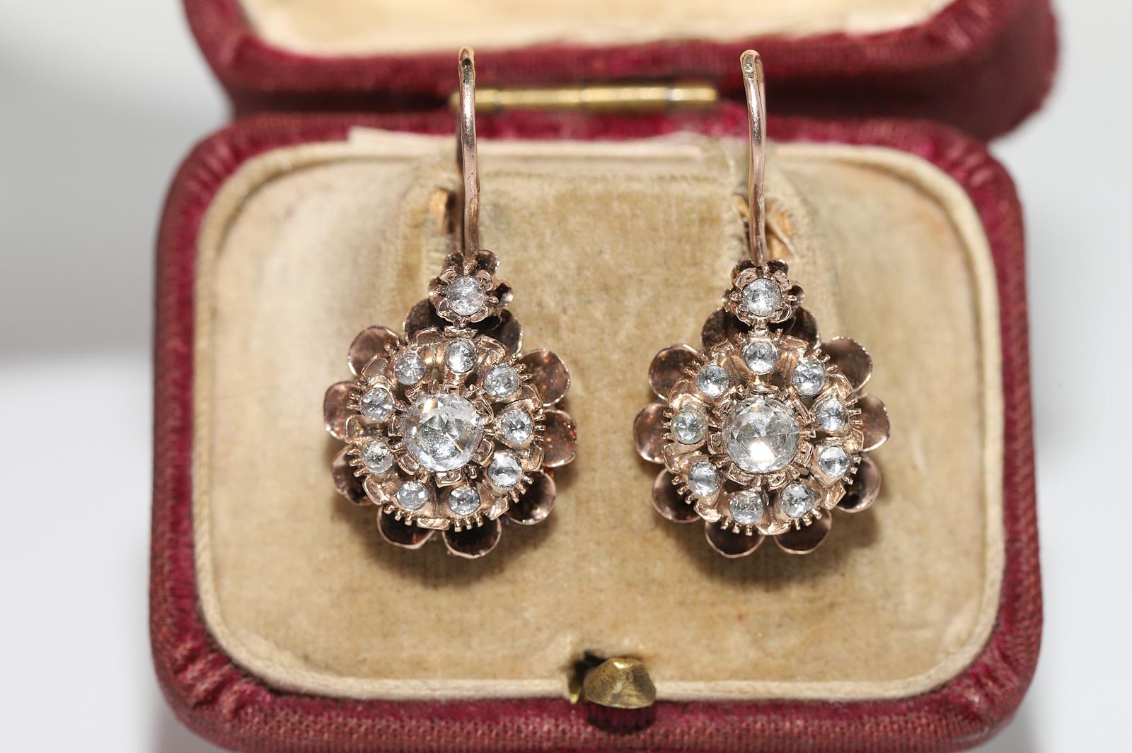 In sehr gutem Zustand.
Das Gesamtgewicht beträgt 4.4 Gramm.
Insgesamt ist Diamant 0,88 ct.
Der Diamant ist G-H Farbe und s1-s2-s3 Klarheit.
Säure getestet, um 8k echtes Gold zu sein.
Bitte kontaktieren Sie uns bei Fragen.