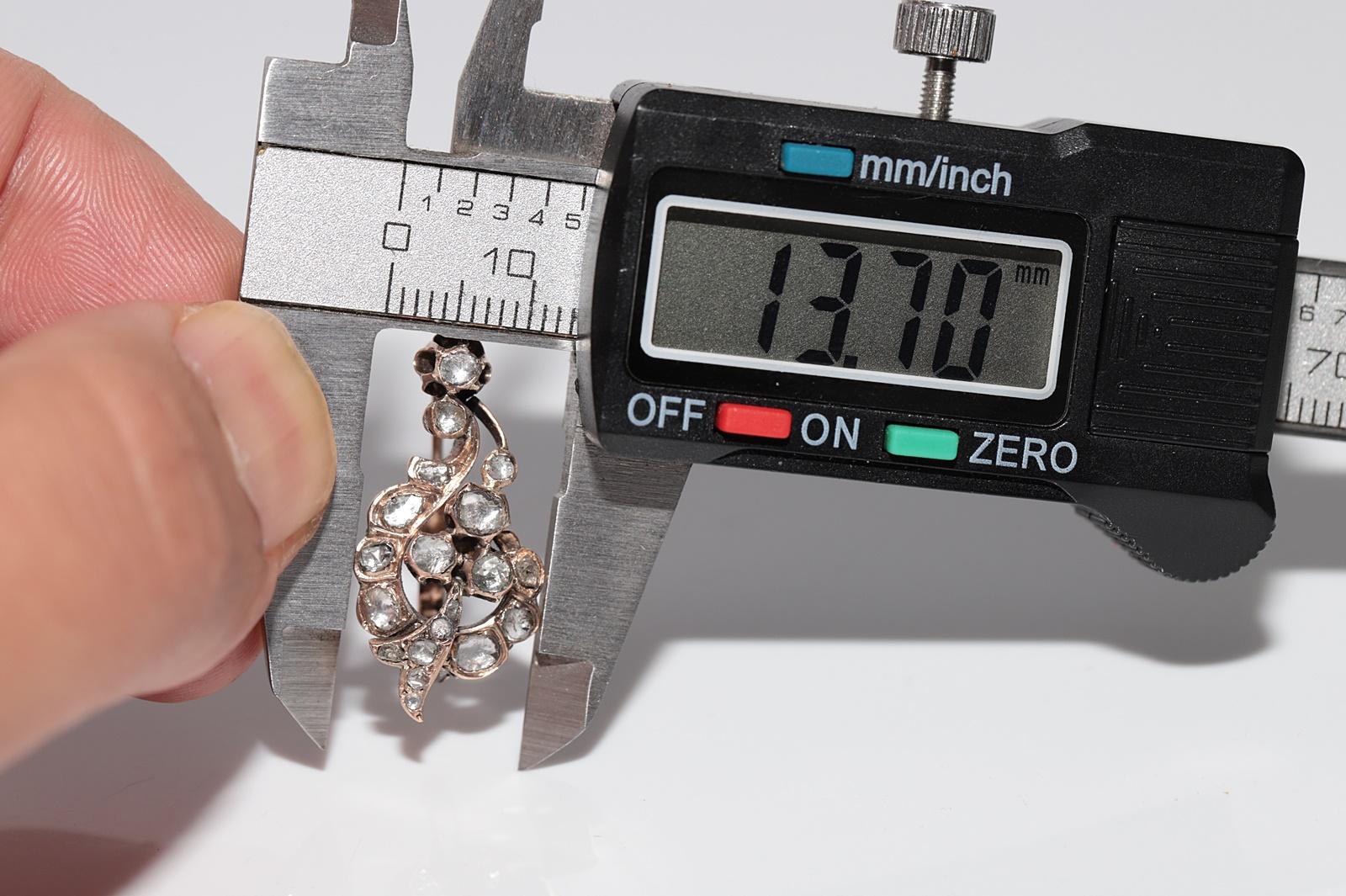 Boucles d'oreilles anciennes en or 8k Circa 1900, diamant naturel taillé en rose en vente 8