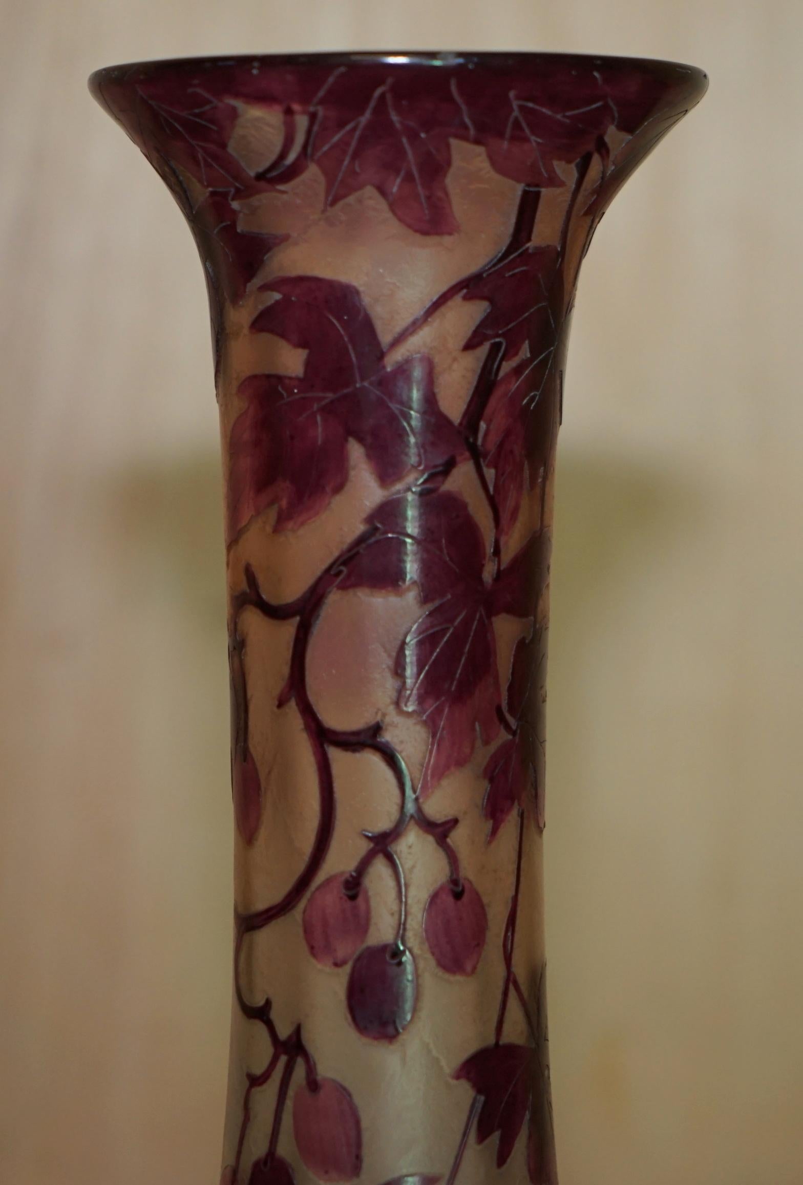 Vaso in vetro firmato ANTIQUE CIRCA 1907 ST DENIS FRANCE LEGRAS RUBIS SERIES FLORAL in vendita 1