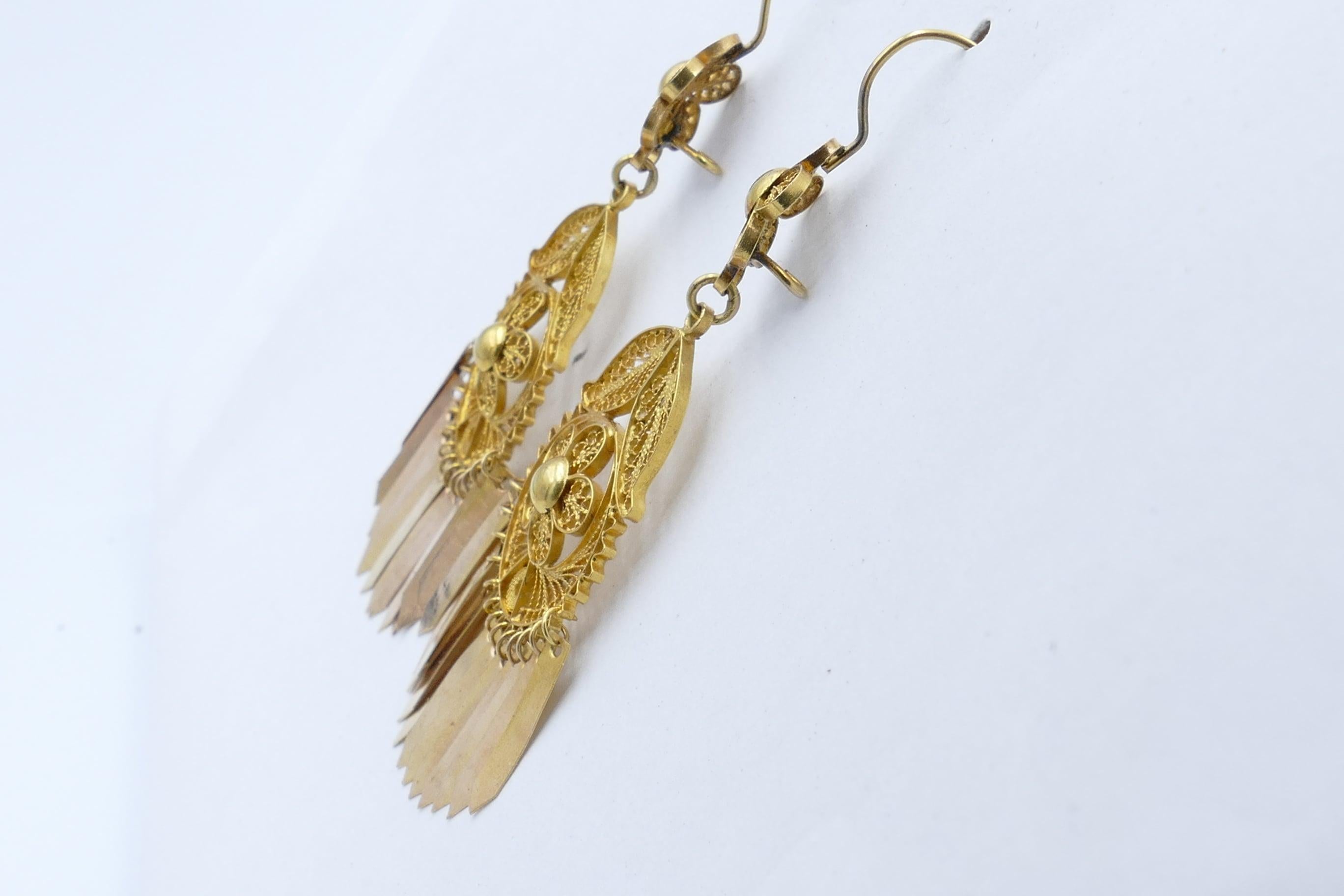 Edwardian Antique, circa 1910, 17 Carat Yellow Gold Fancy Cut Tassel Drop Earrings