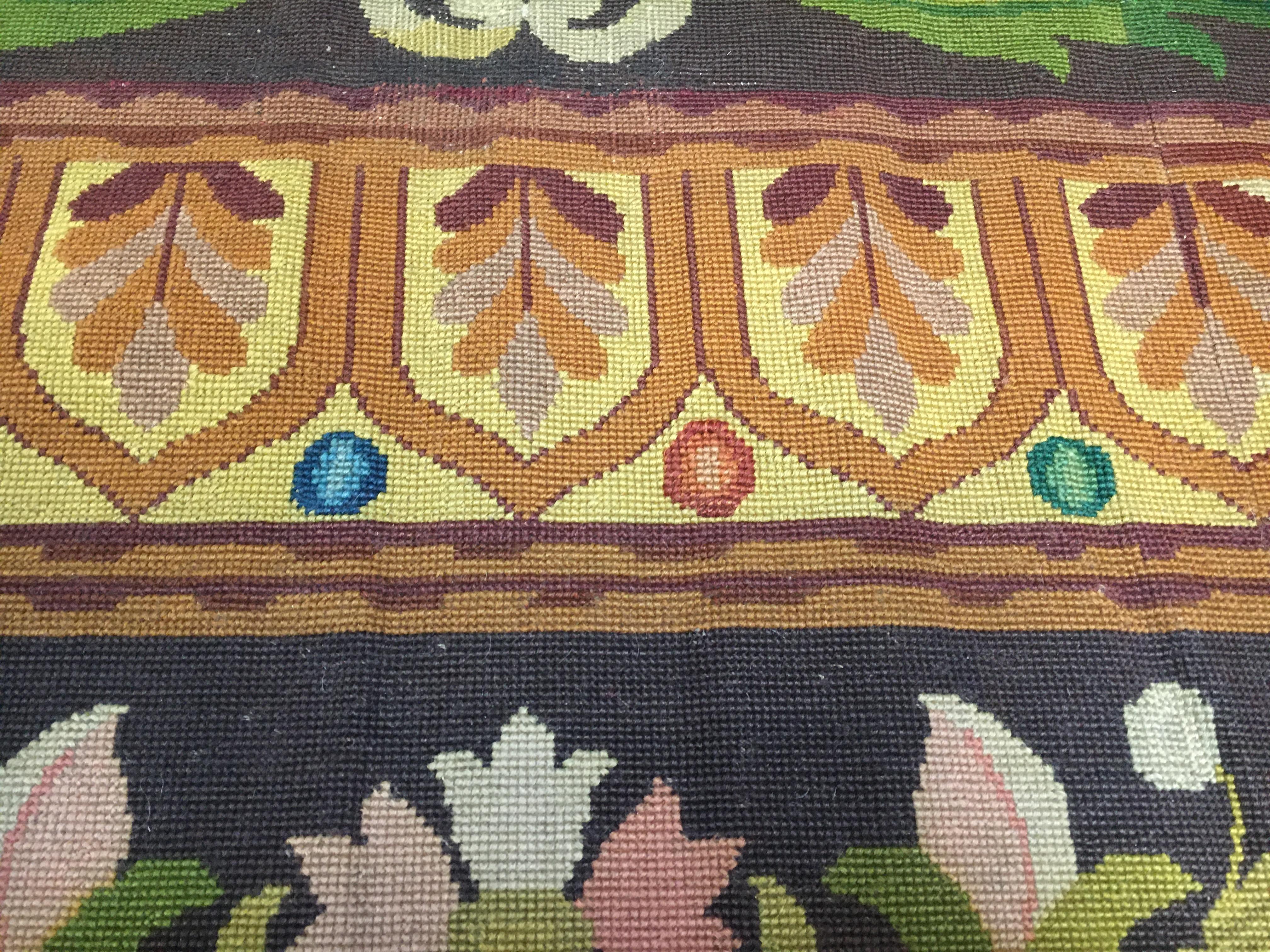 Antique Circa 1910 Brown French Textile Needlepoint Panel, 5'9 x 12'8 en Bueno estado para la venta en New York, NY