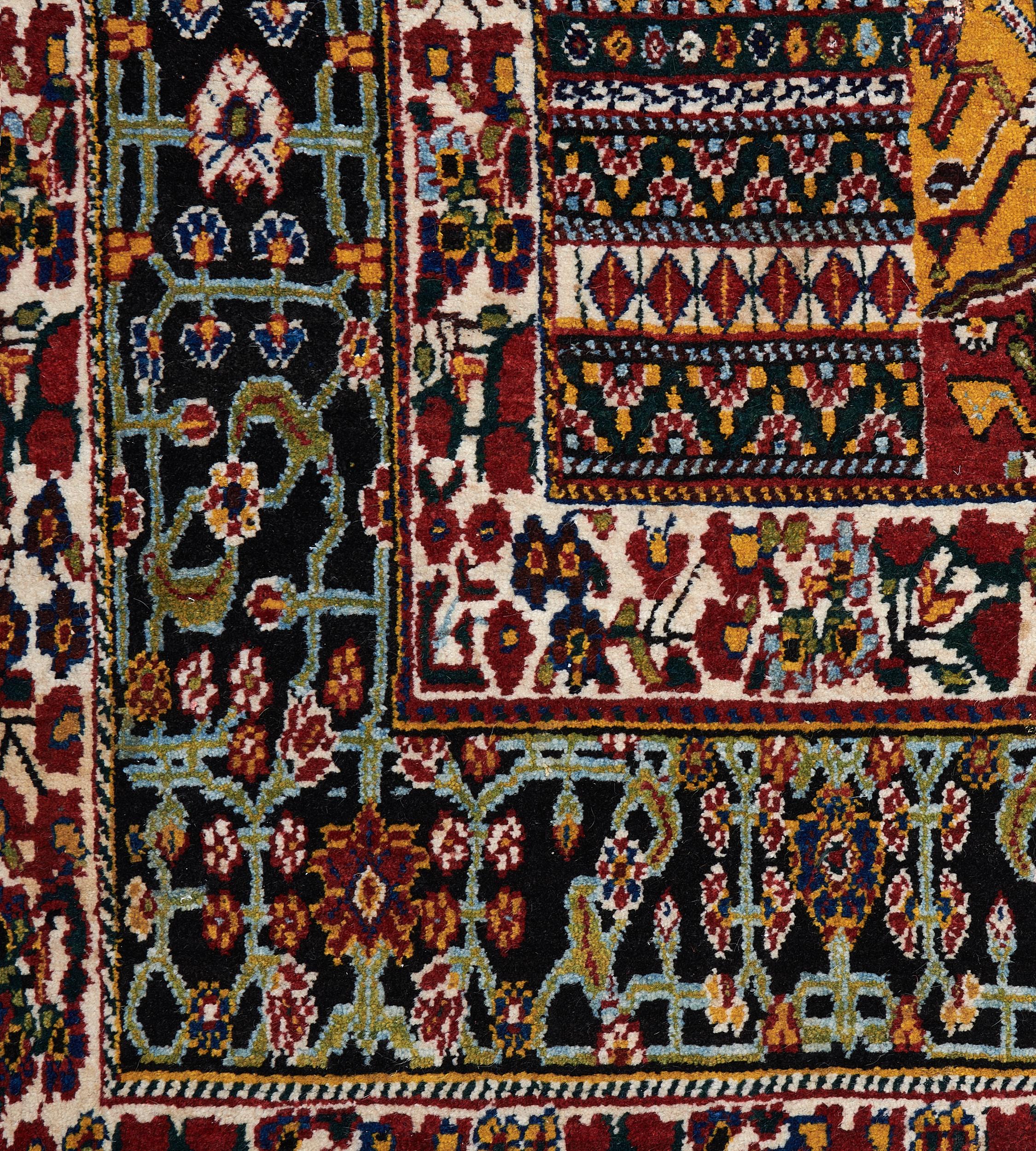 20th Century Antique, circa 1910, Handwoven Qashqai Prayer Rug For Sale