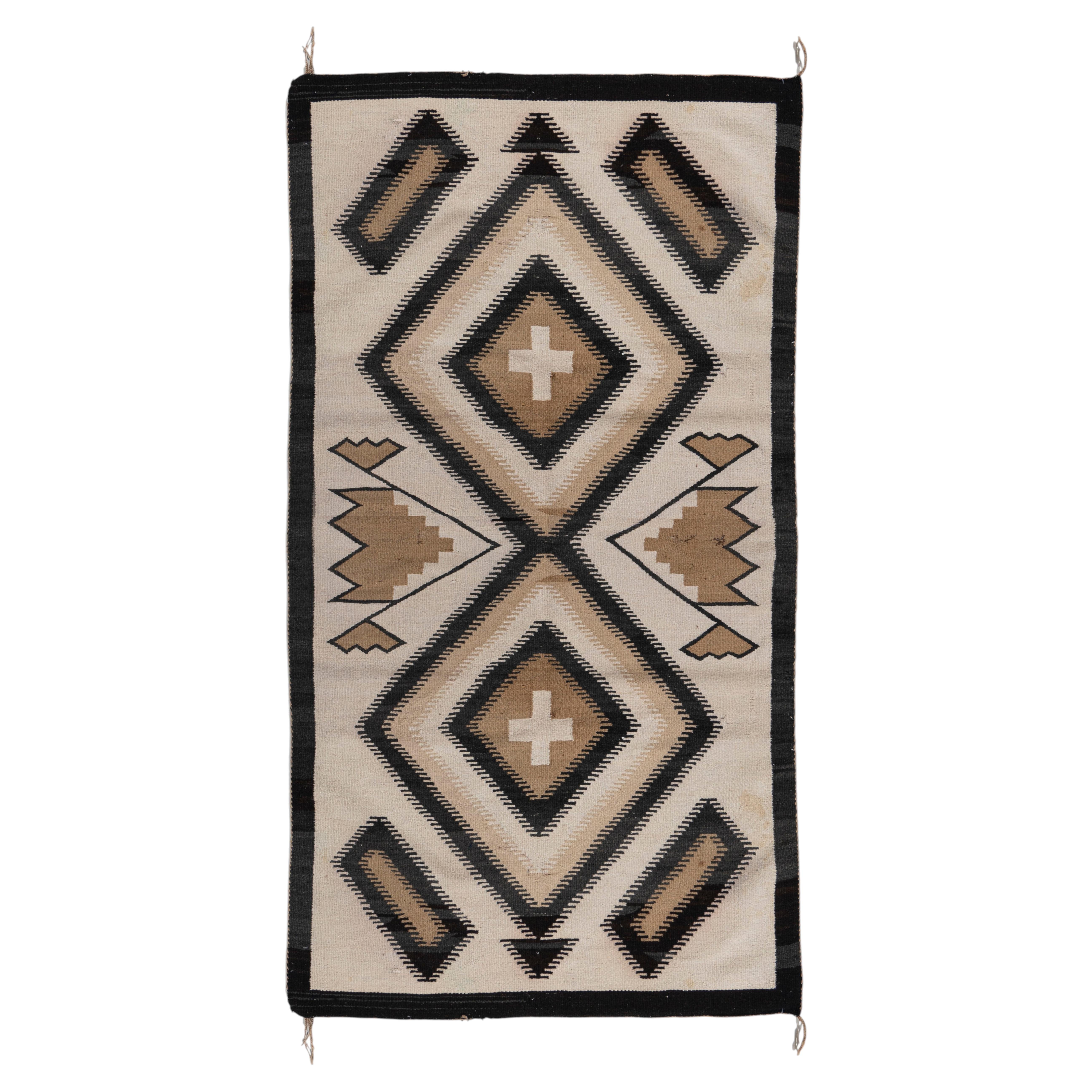 Antike CIRCA 1910 Navajo Hand gewebt Licht Beige Charcoal Wolle Teppich 3'7 X 6'9 im Angebot