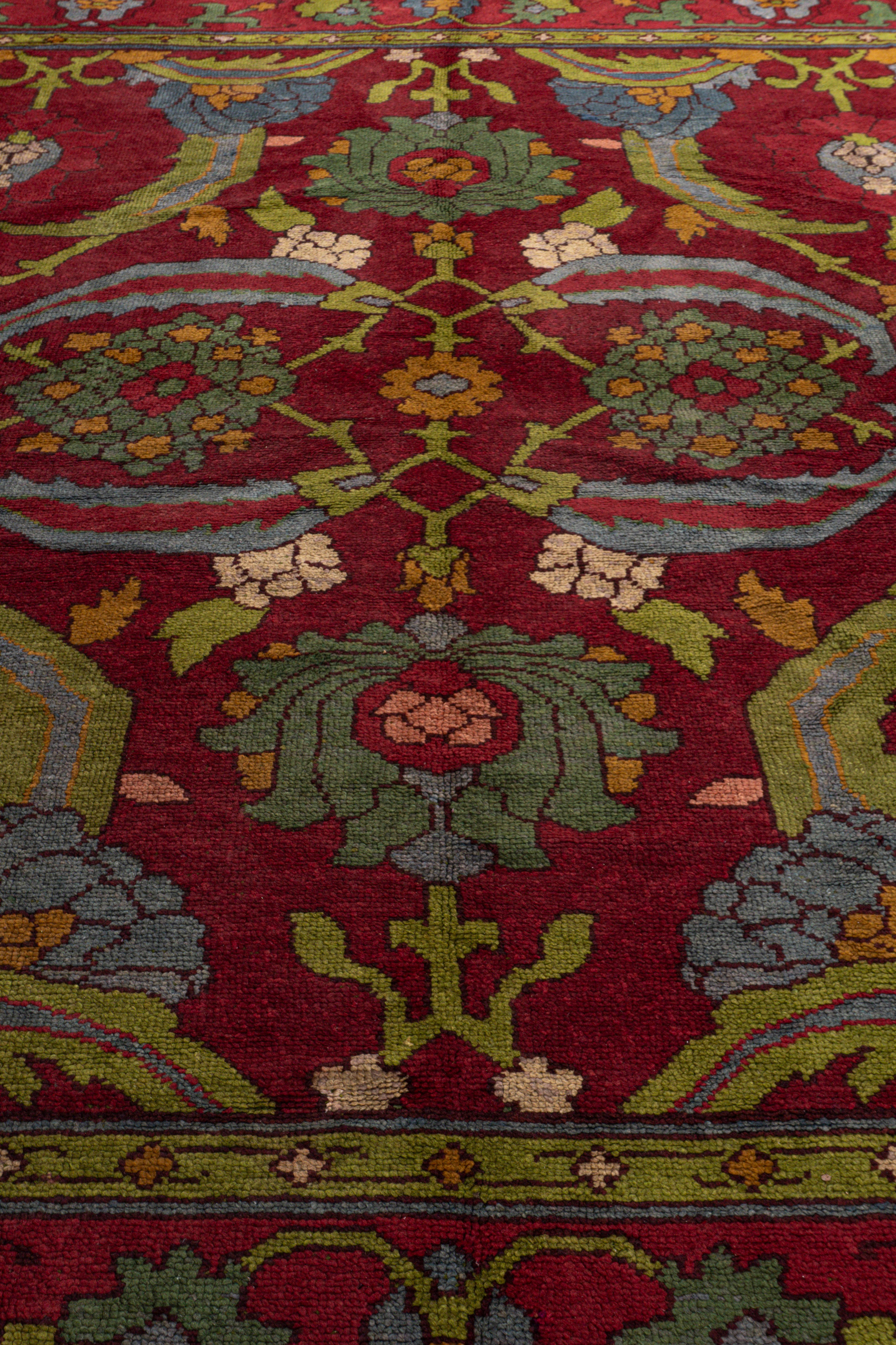 Antiker handgeknüpfter roter Gavin Morton Art & Crafts-Teppich, um 1910, 12'8 X 13'4 im Angebot 1