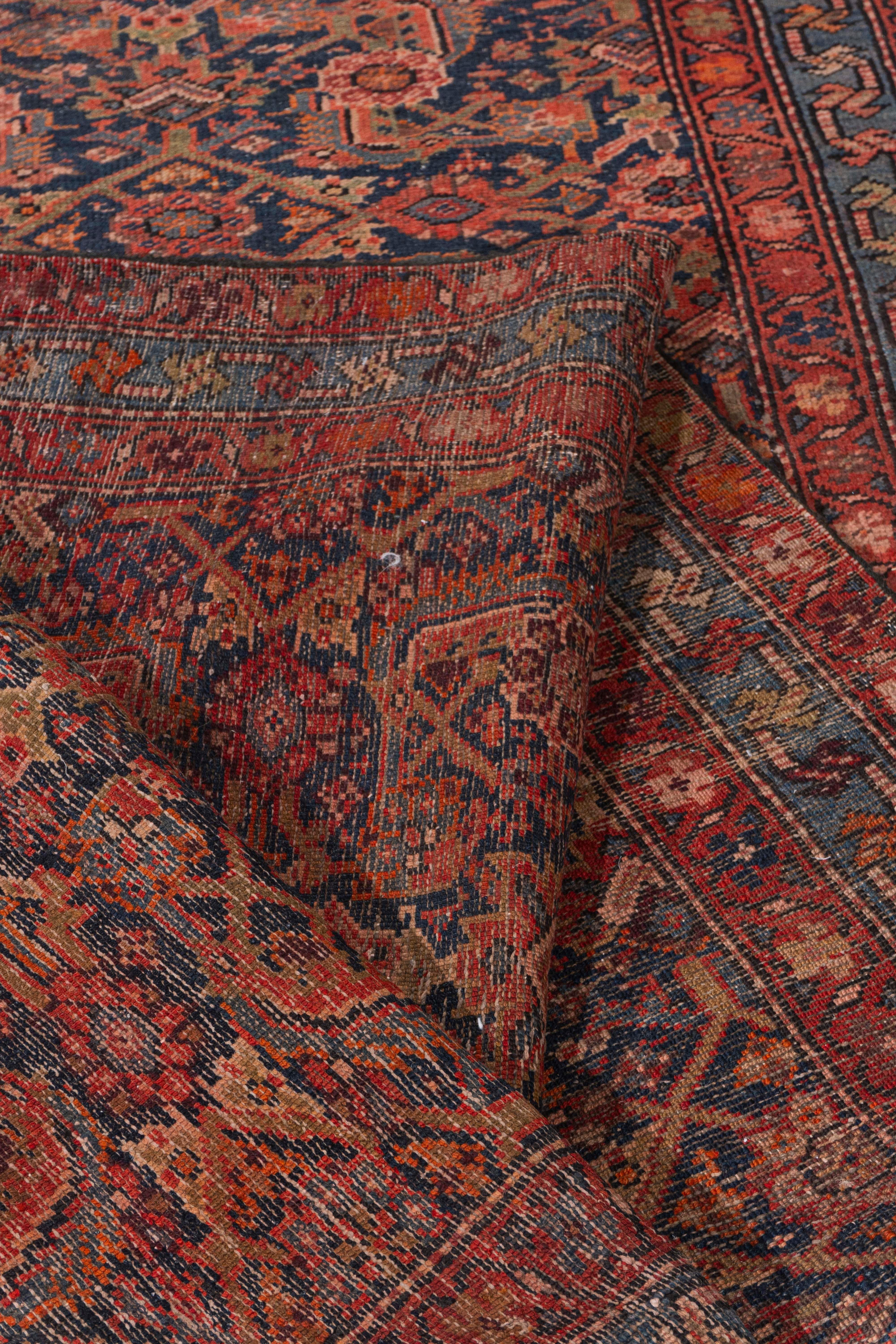 Persiano Antico runner annodato a mano rosso persiano Malayer del 1910 circa in vendita
