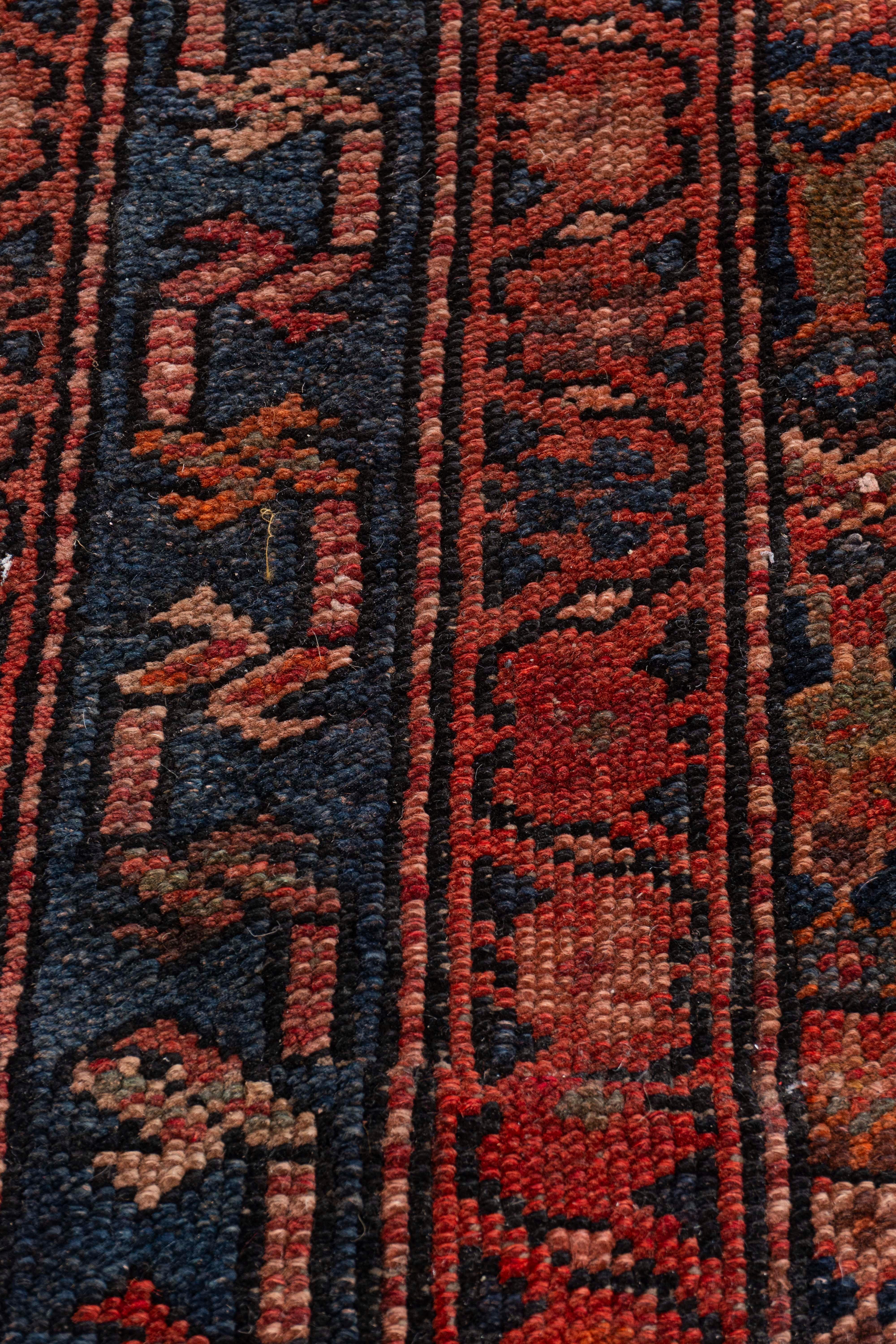 Lana Antico runner annodato a mano rosso persiano Malayer del 1910 circa in vendita