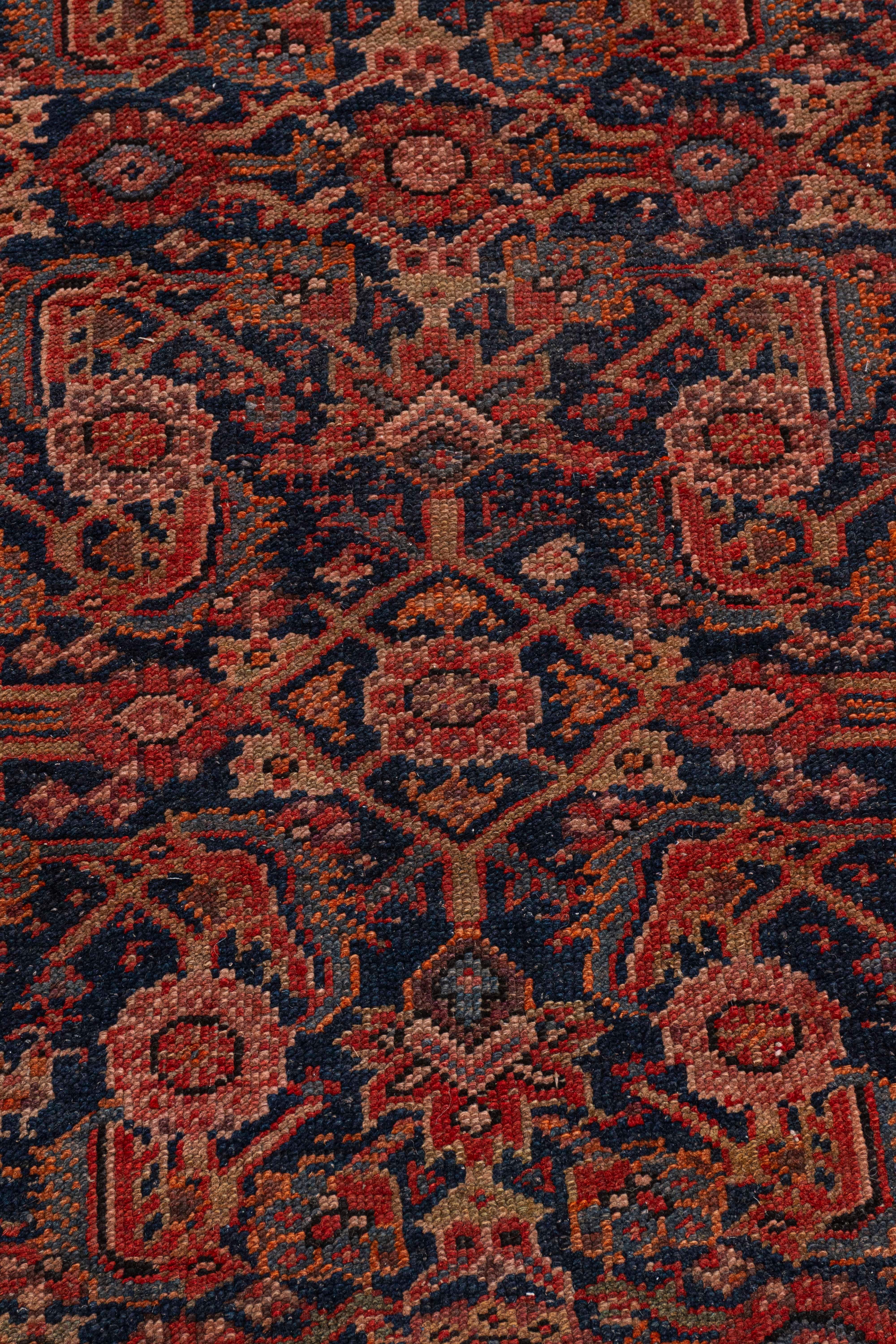 Antico runner annodato a mano rosso persiano Malayer del 1910 circa in vendita 2