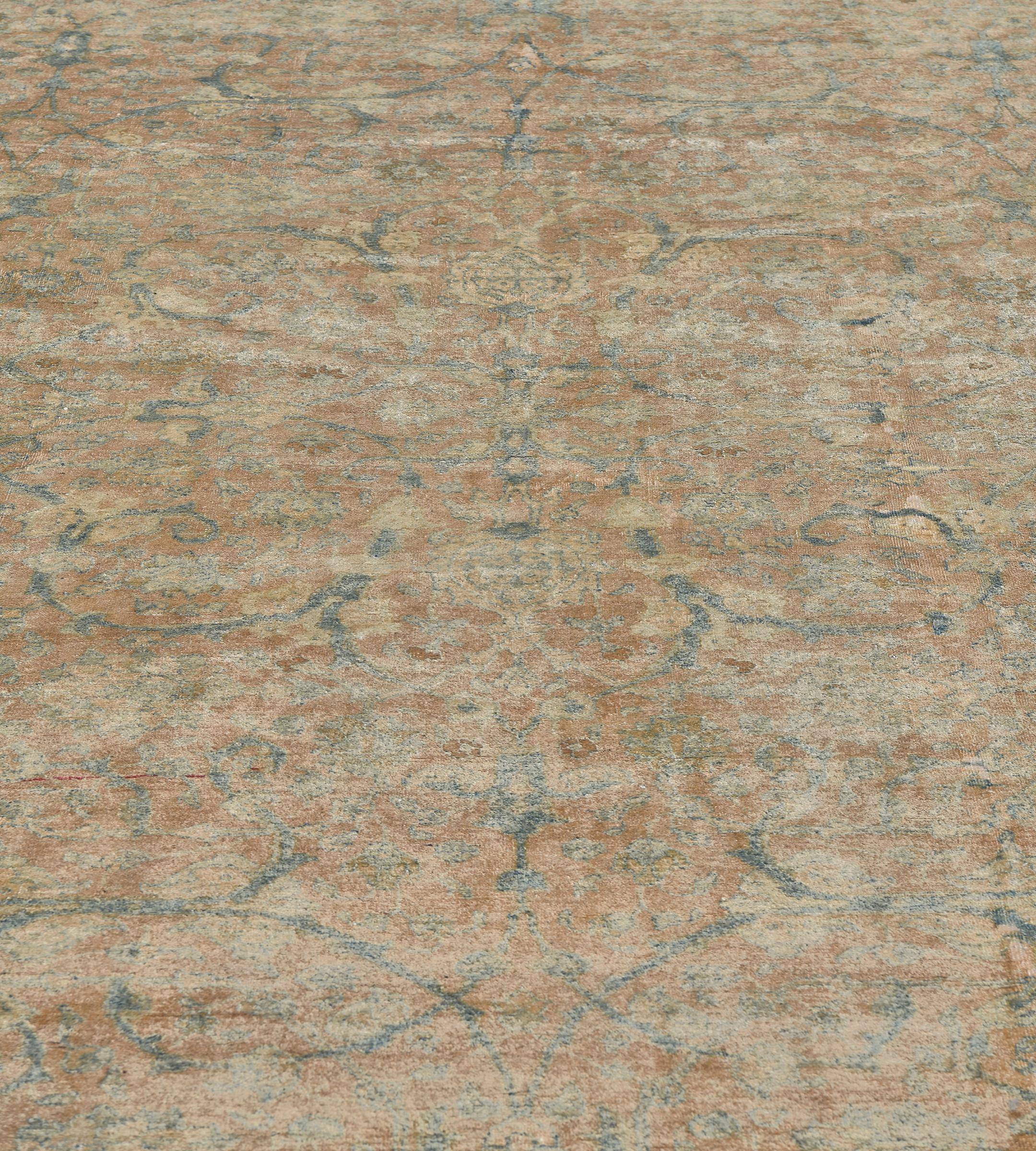 Antiker CIRCA-1910 Persischer Tabriz-Teppich aus Wolle mit rosafarbenem Blumenmuster im Angebot 4