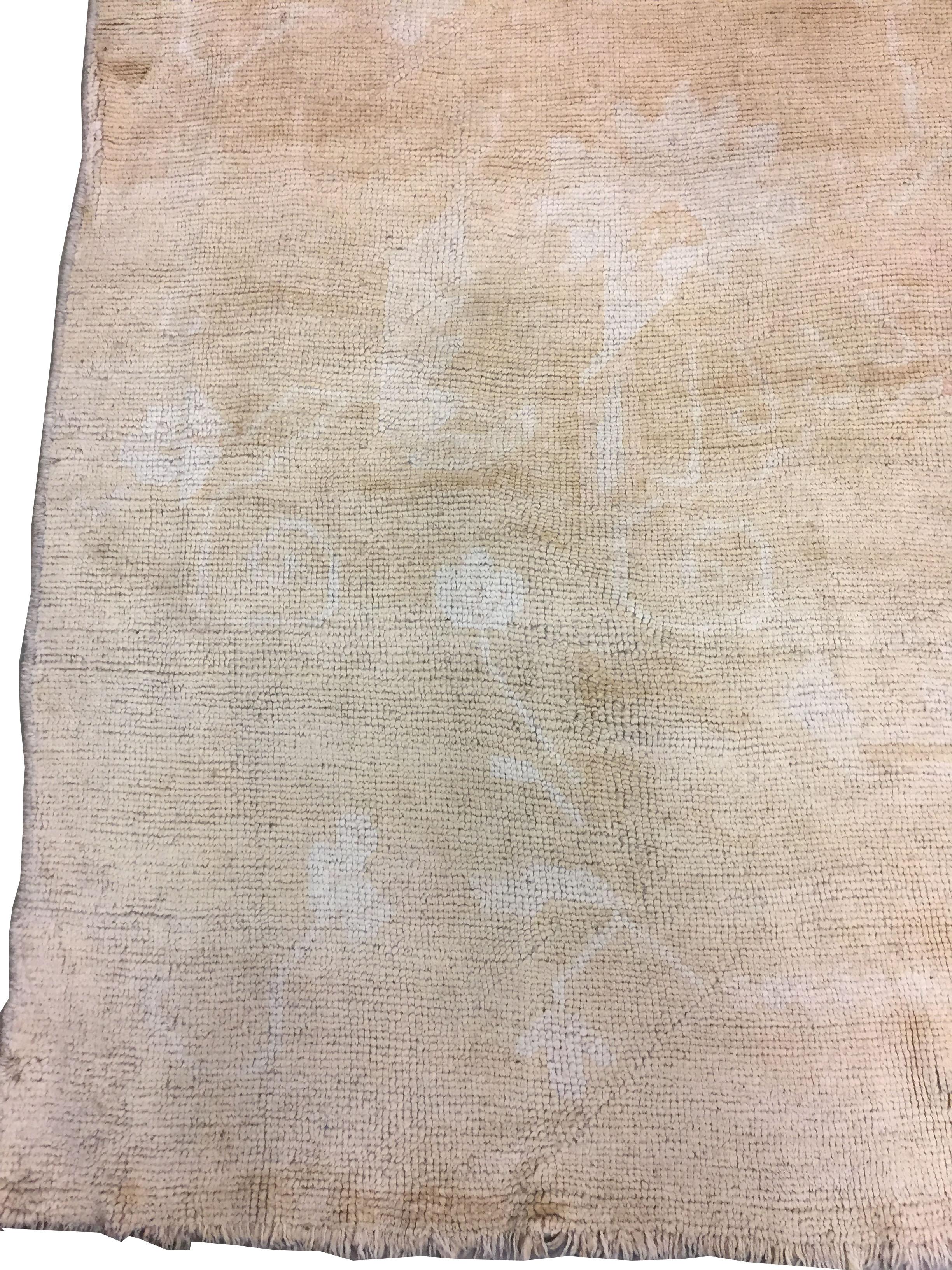 Tissé à la main Ancien tapis turc Oushak Tan Circa 1910, 11'10 x 19'5 en vente