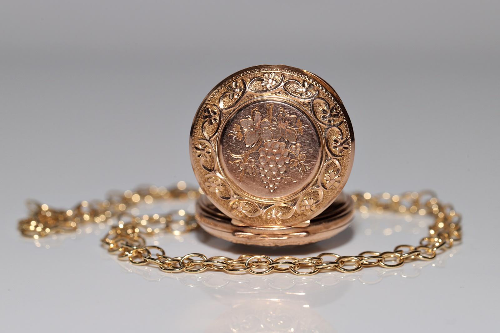 Antique Circa 1910s 18k Gold Pendant Pocket Watches Necklace For Sale 5