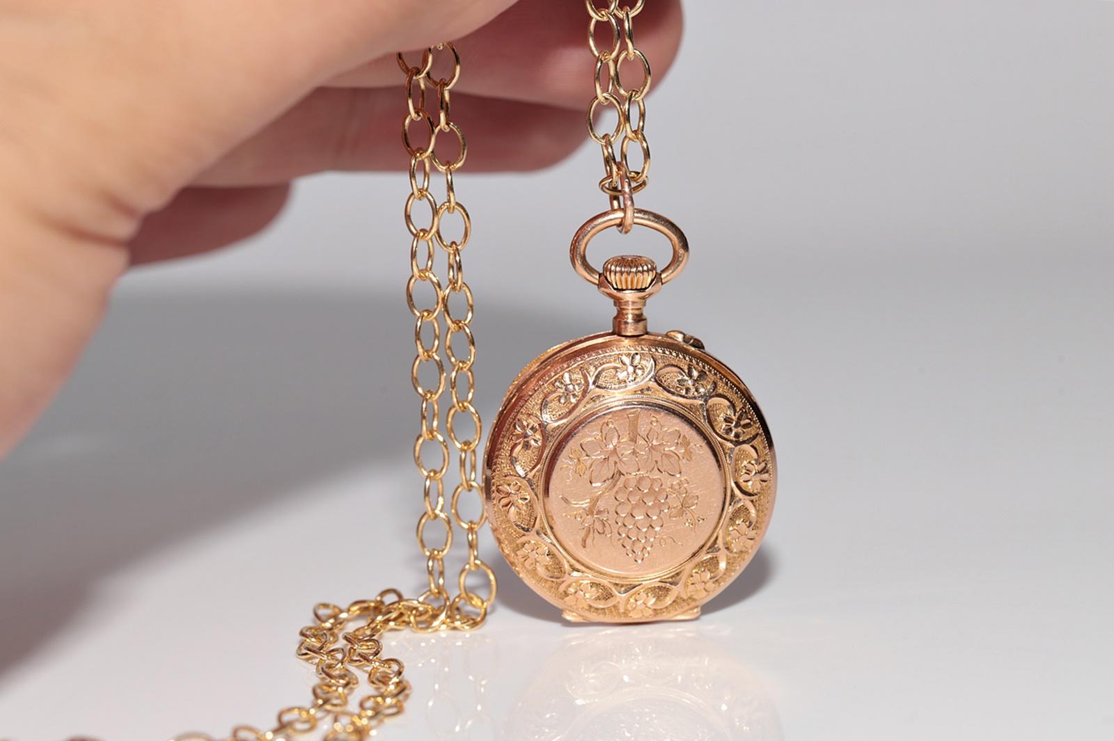 Women's Antique Circa 1910s 18k Gold Pendant Pocket Watches Necklace For Sale