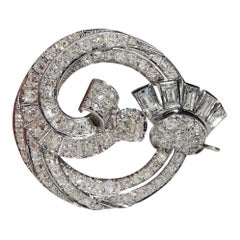 Antiguo Circa 1910s Art Nouvea Broche decorado con diamantes naturales talla antigua de oro de 18 quilates