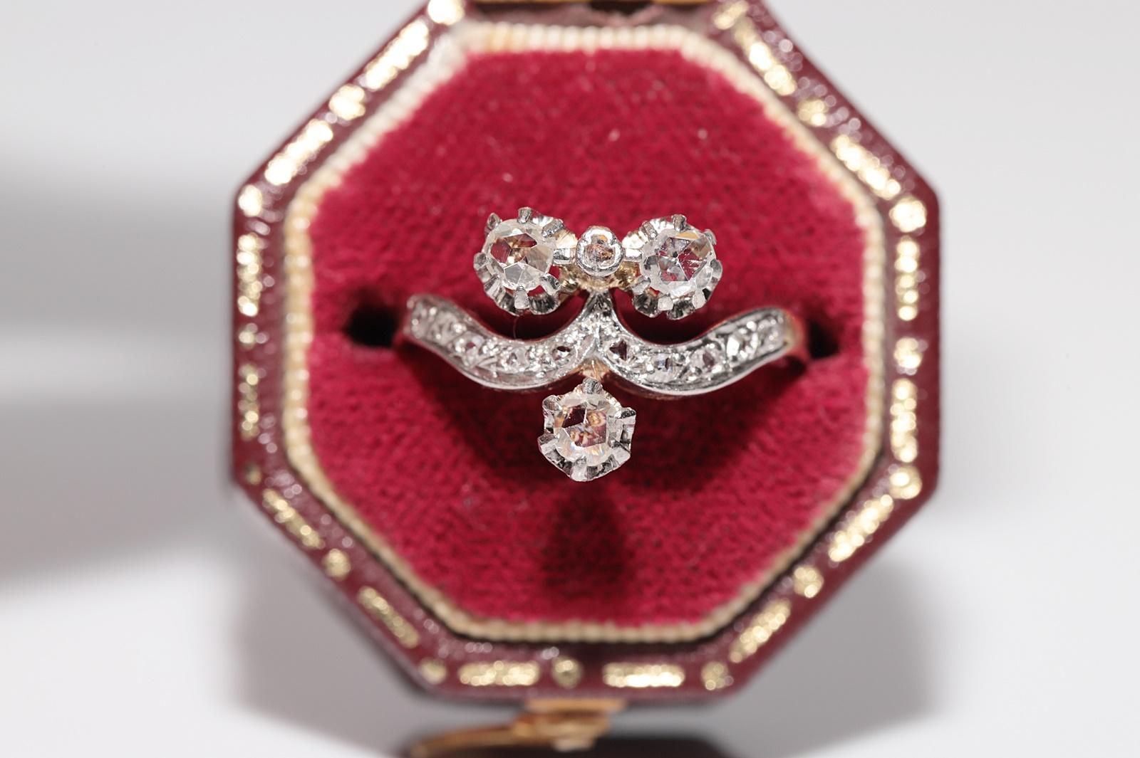 En muy buen estado.
El peso total es de 3 gramos.
Totalmente es diamante 0,30 ct.
El diamante es de color H y claridad s1.
La talla del anillo es US 5 
Podemos fabricar cualquier tamaño.
La caja no está incluida.
Ponte en contacto para cualquier