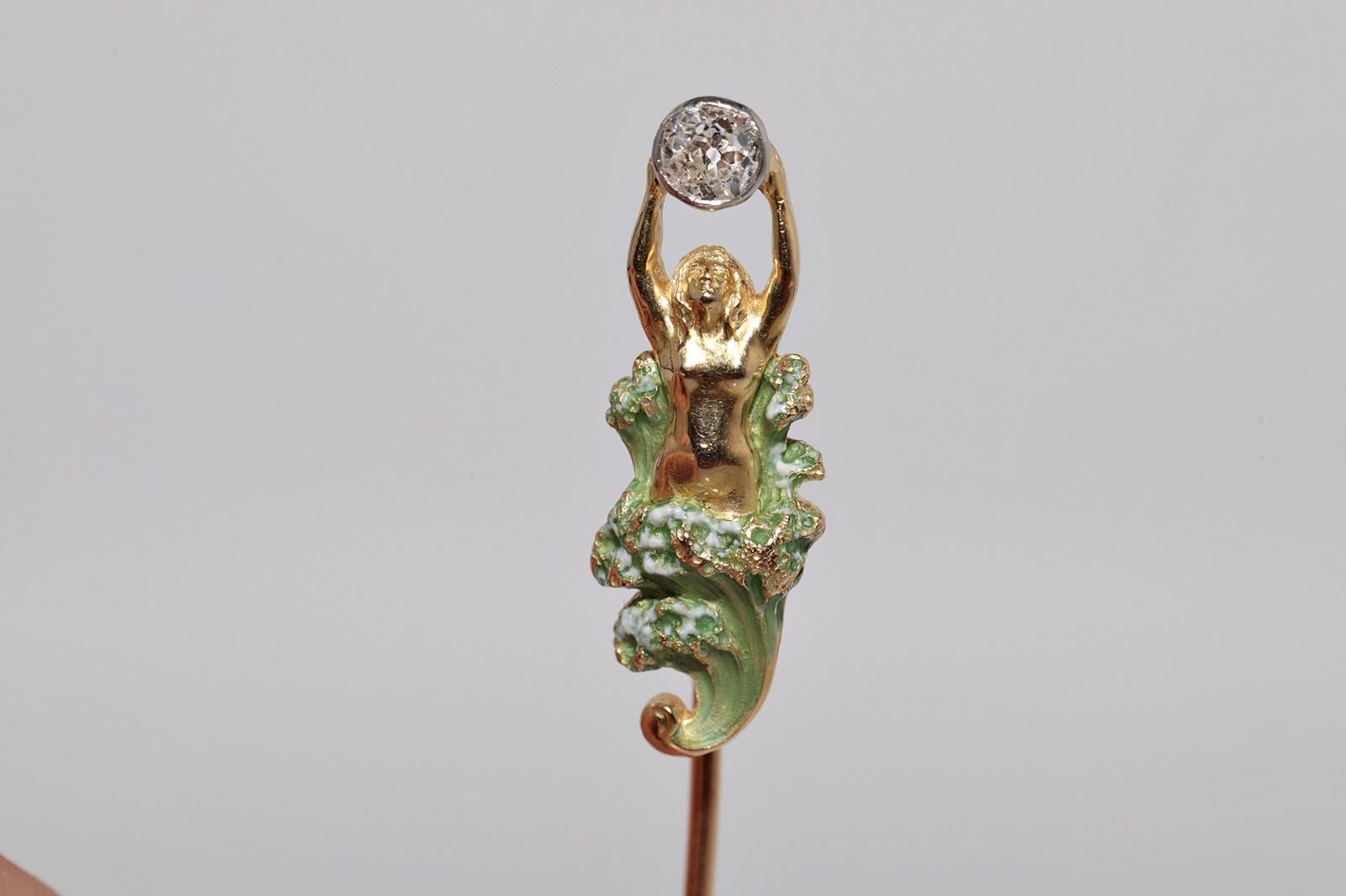 In very good condition.
Total weight is 6.6 grams.
Totally is diamond 0.35 ct.
The diamond is has F color and vs clarity.
Please contact for any questions.