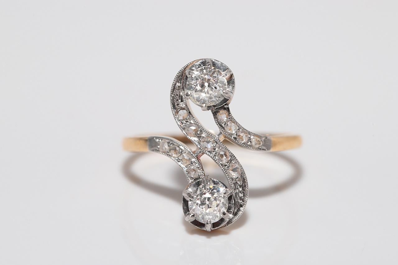 Antique Circa 1910s Art Nouveau Handcrafted 18k Gold Natural Diamond Ring For Sale 3