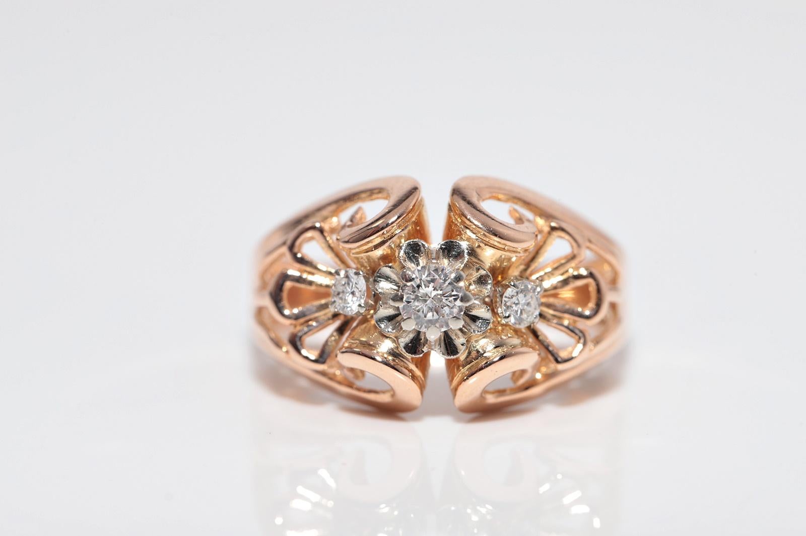 Antique Circa 1910s Handcrafted Art Nouveau 18k Gold Natural Diamond Ring For Sale 2