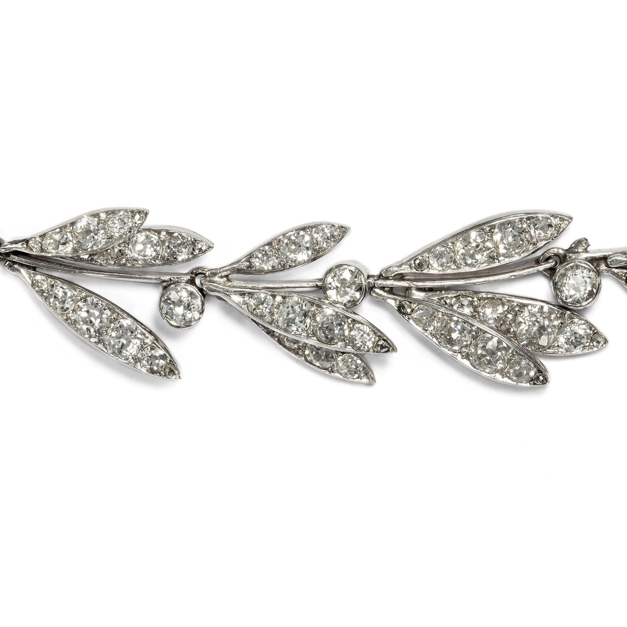 Antique circa 1914, 16.02 Carat Diamond White Gold Laurel Tiara and Necklace 1
