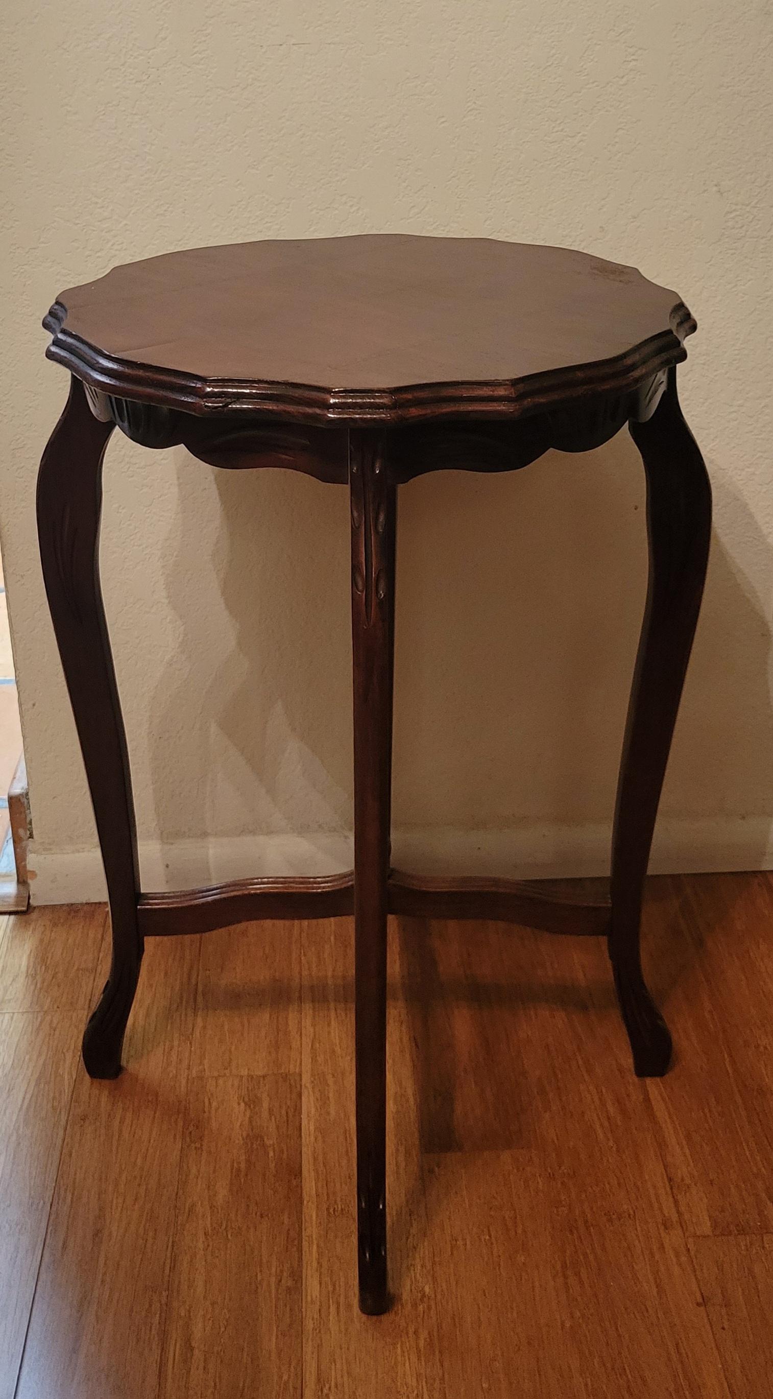Antique, circa 1915-s Scalloped Edge Solid Wood Side Table In Good Condition For Sale In Phoenix, AZ