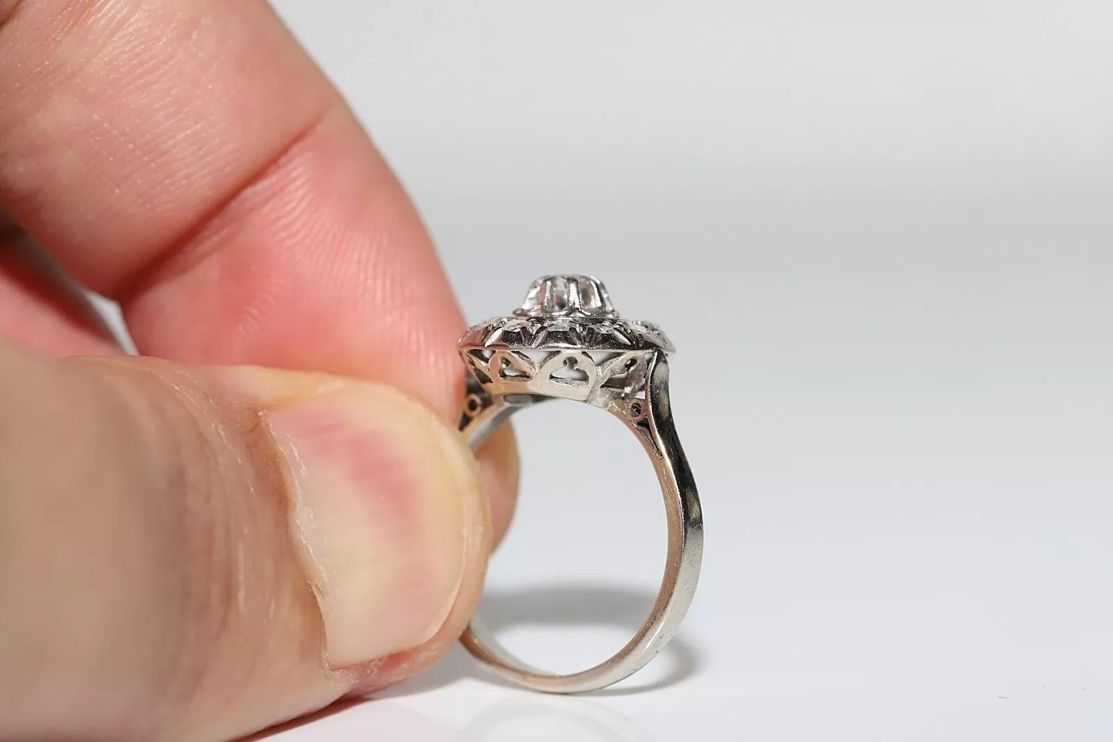 Bague Art déco ancienne datant d'environ 1920 en or 18 carats décorée de diamants naturels en vente 5