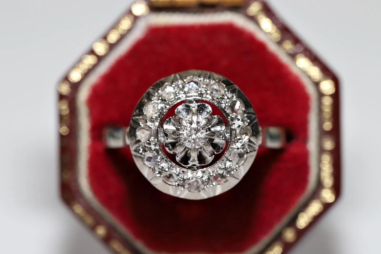 En muy buen estado.
El peso total es de 3,6 gramos.
Totalmente  es diamante talla brillante principal de 0,07 quilates.
Totalmente es  diamante talla rosa de 0,20 quilates.
El diamante es de color H-I y claridad s1-s2-s3.
La talla del anillo es US