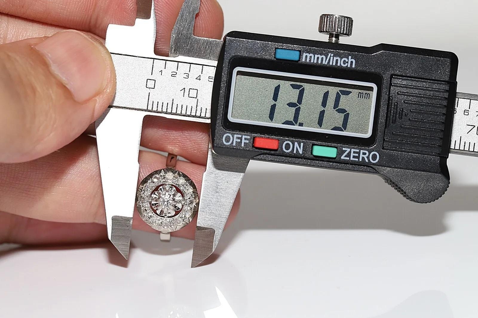 Bague Art déco ancienne datant d'environ 1920 en or 18 carats décorée de diamants naturels en vente 1