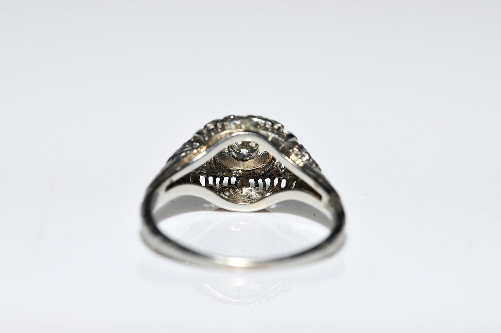 Bague Art déco ancienne datant d'environ 1920 en or 18 carats décorée de diamants naturels en vente 2