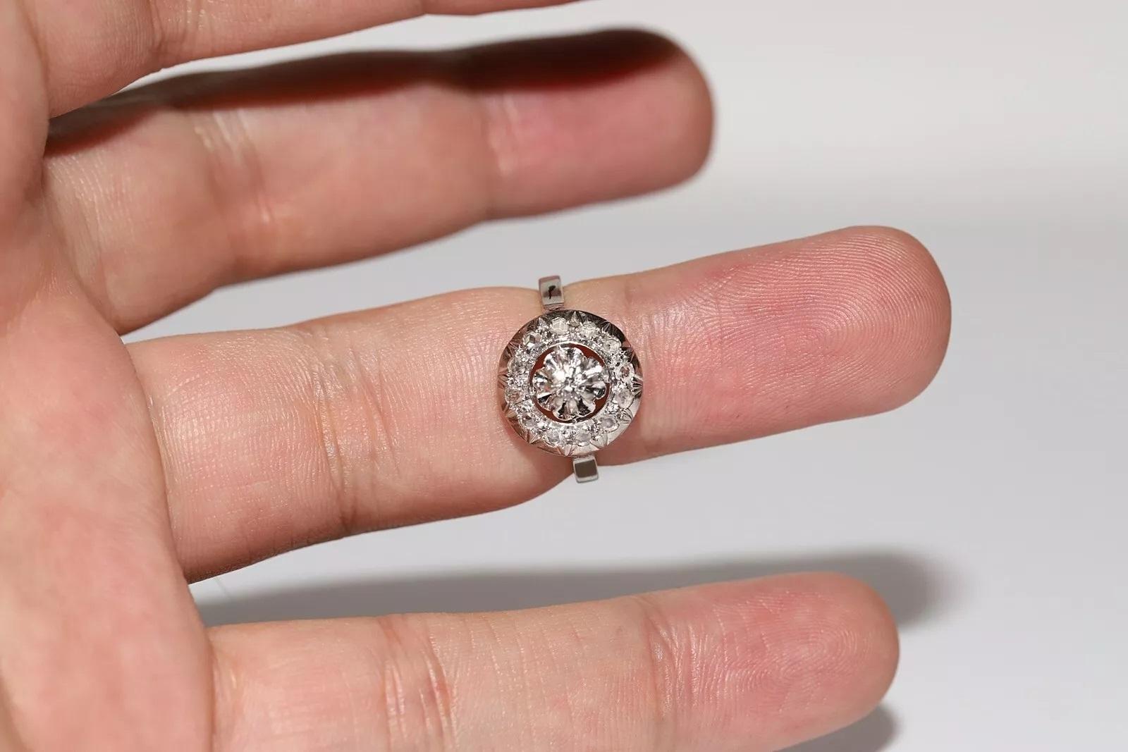 Antiguo anillo decorado con diamantes naturales de oro de 18 quilates Art Decó de 1920 en venta 3