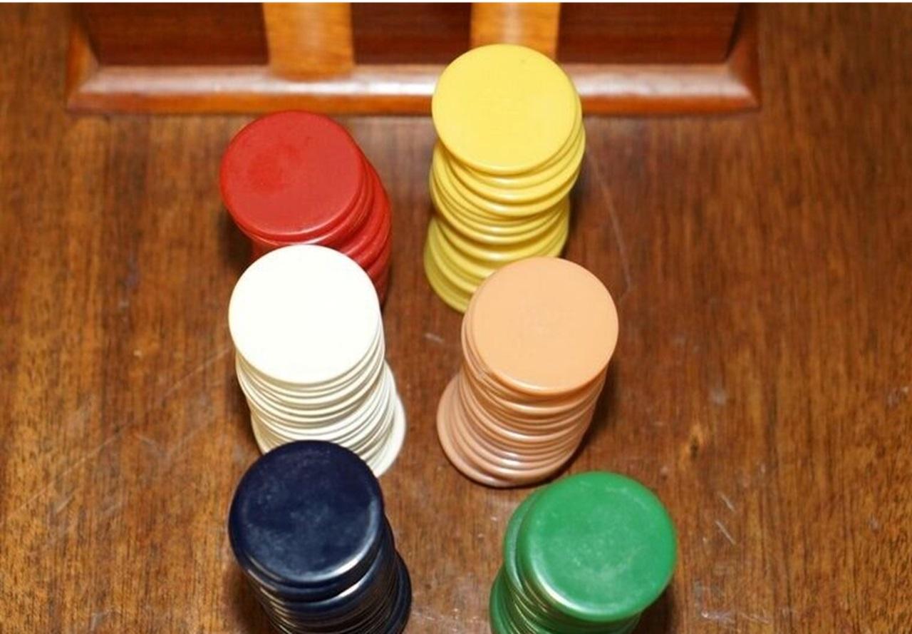 Ensemble ancien CASION CHIP POKER set ART DECO CIRCA 1920 AVEC CASE BAKELITE HANDLE CASE en vente 2