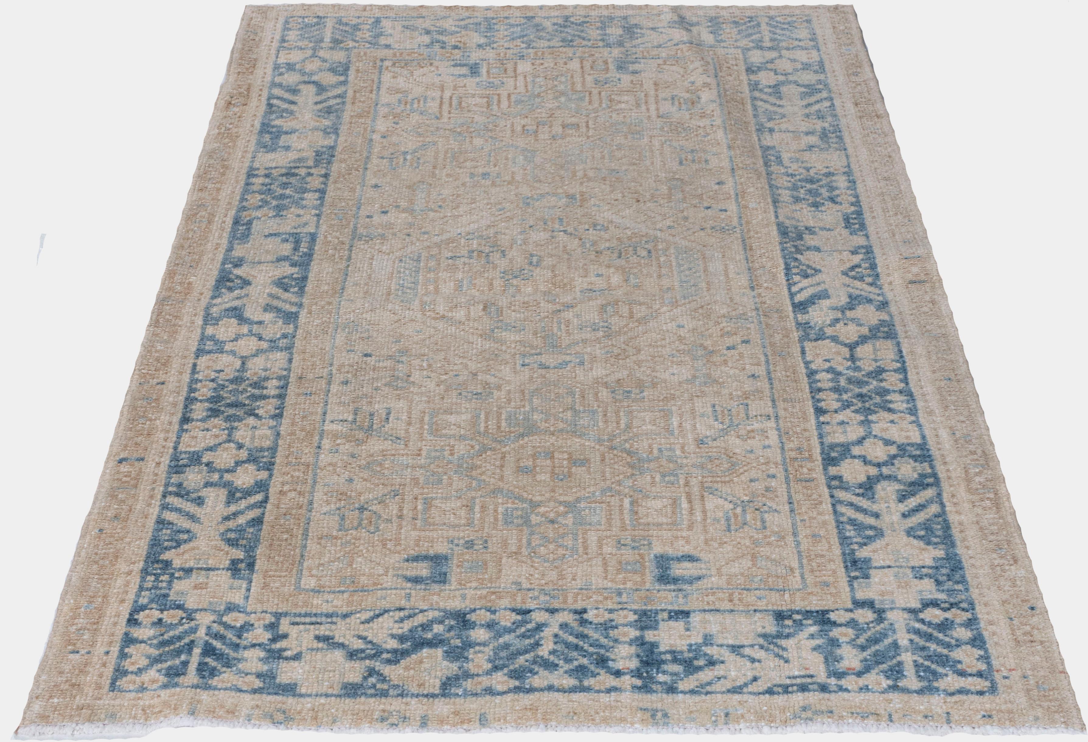 Perse Antiquities Circa 1920 Beige Persian Heriz Hand Knots Rug 3'1 X 4'6 en vente