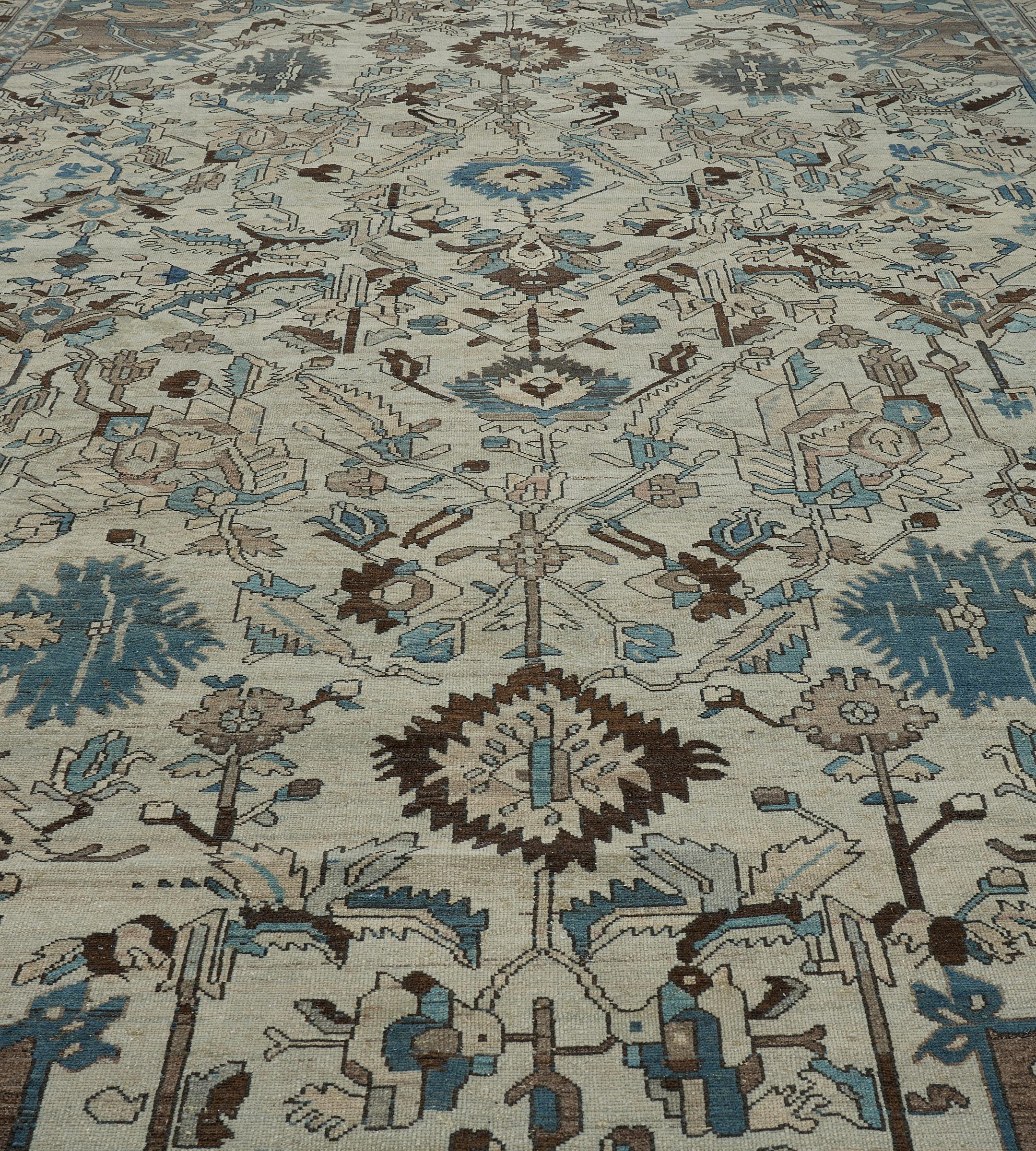 Antike CIRCA-1920 Blau und Elfenbein Wolle Floral Persian Bakhtiari Teppich im Angebot 3