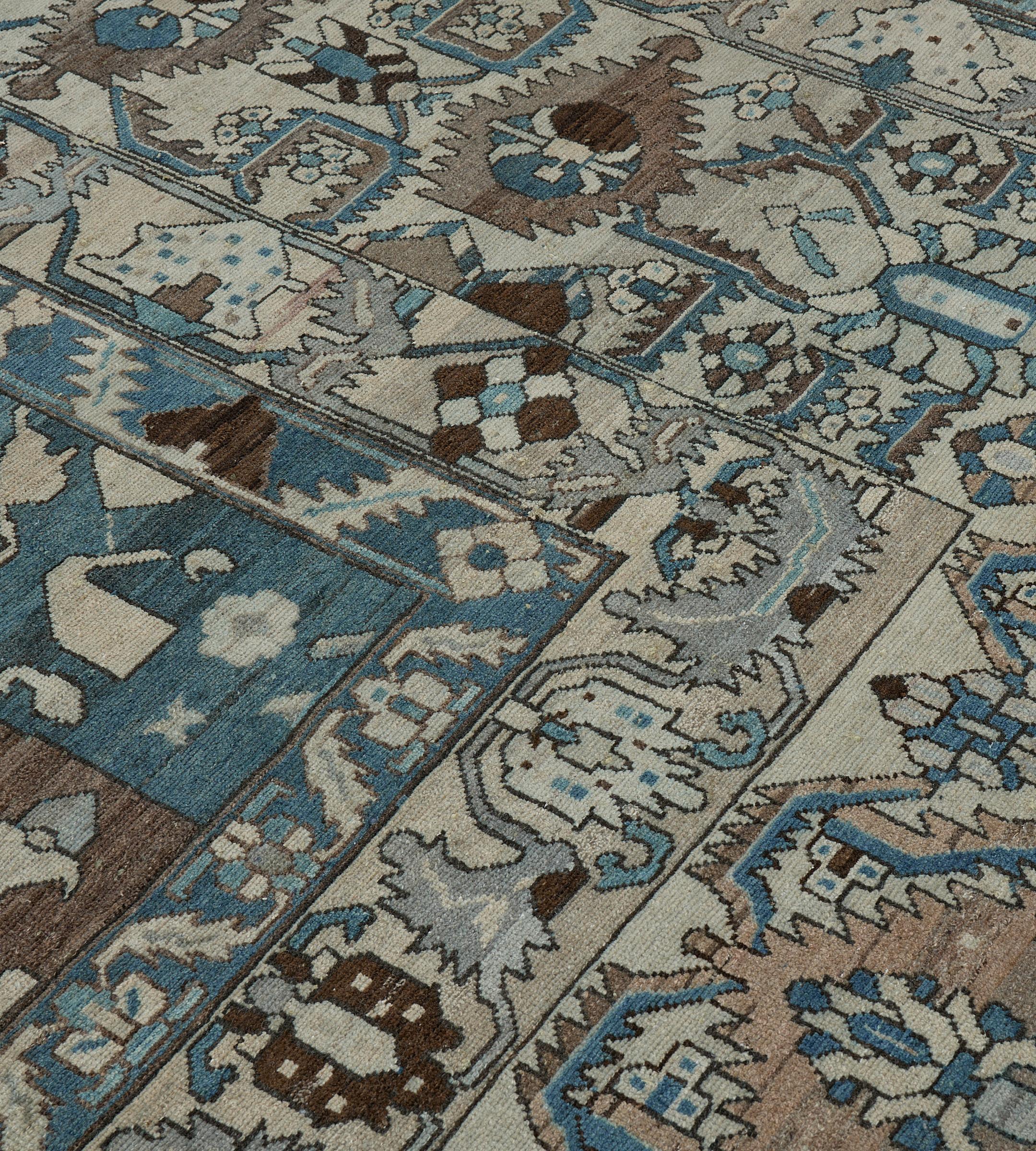 Antike CIRCA-1920 Blau und Elfenbein Wolle Floral Persian Bakhtiari Teppich im Angebot 4