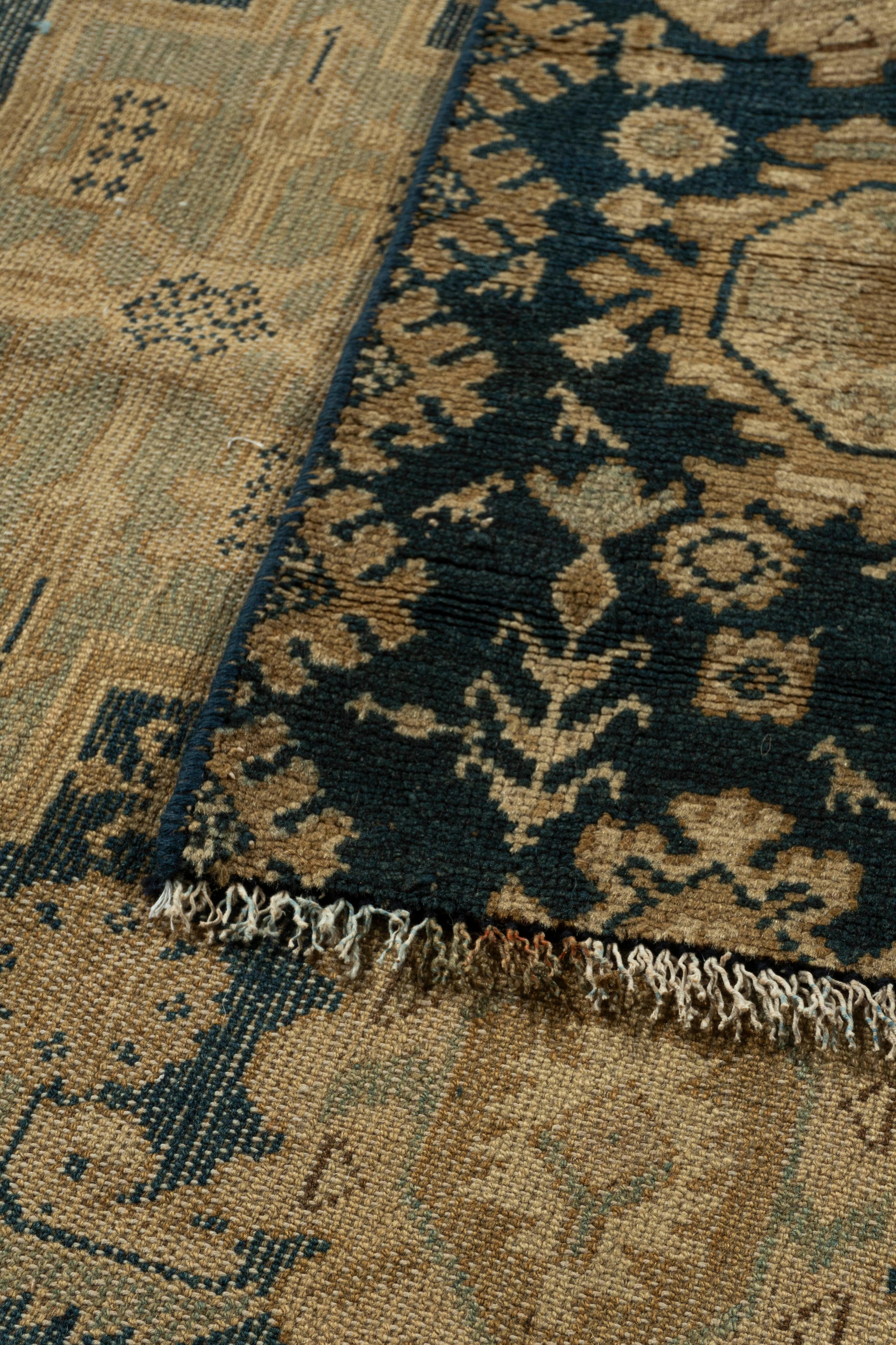 Persiano Antico tappeto blu persiano Malayer annodato a mano del 1920 circa in vendita