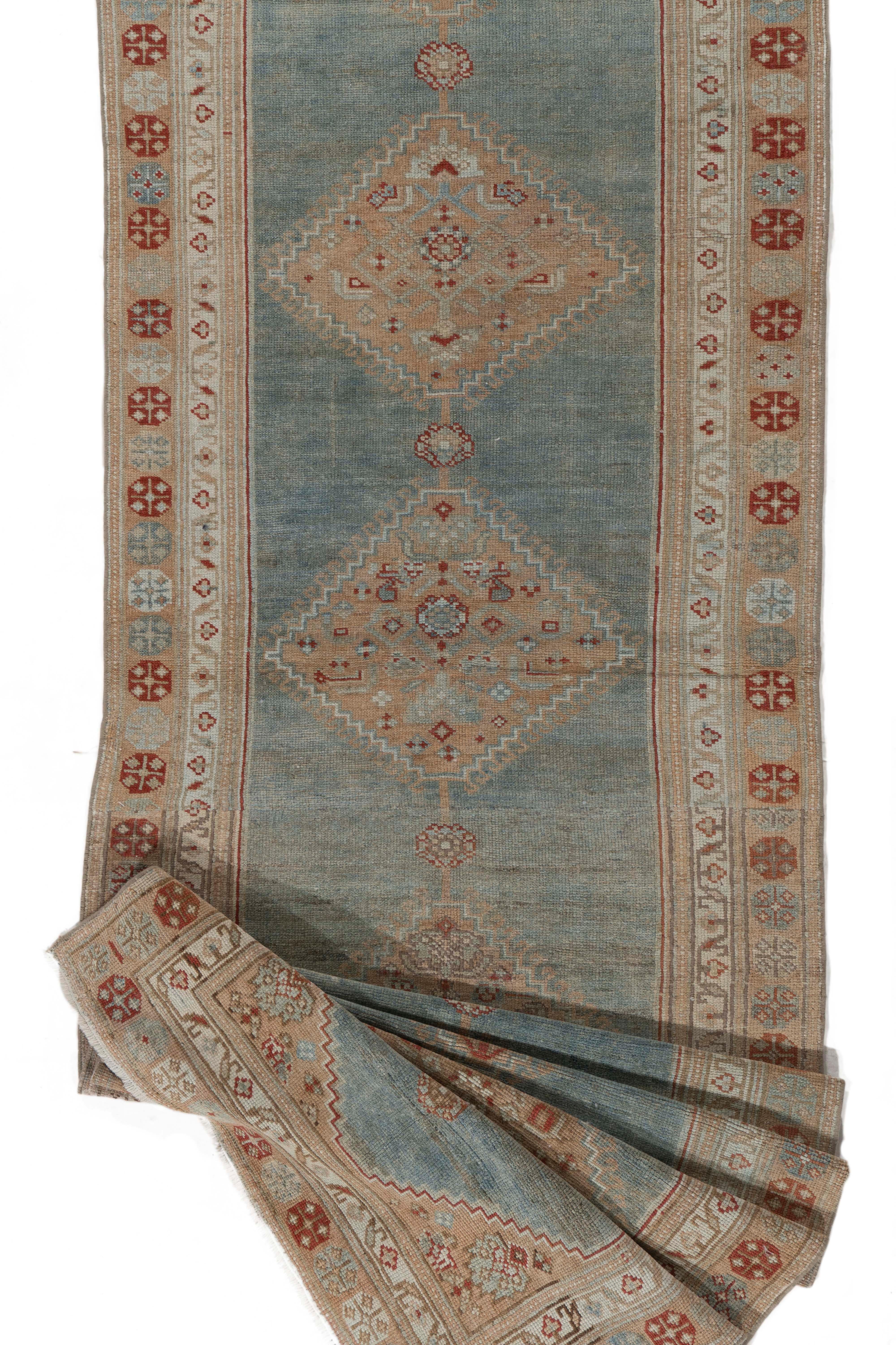 XX secolo Antico runner annodato a mano di Malayer blu, circa 1920, 3'2 X 15'1 in vendita