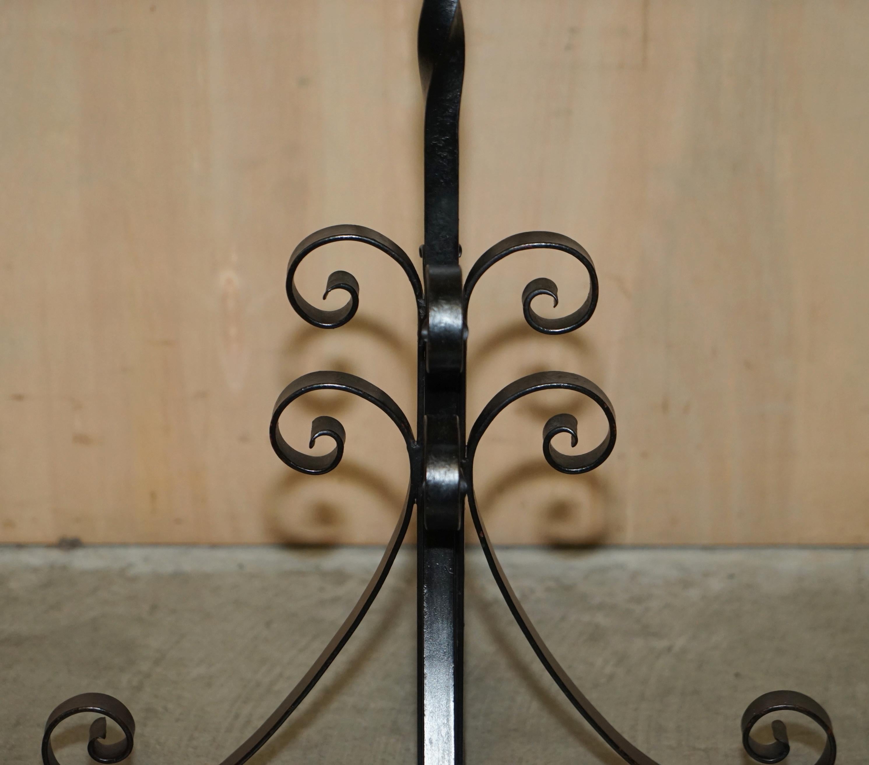 Antique circa 1920 Chinese Export Floor Standing Bell with Wrought Iron Stand en vente 5