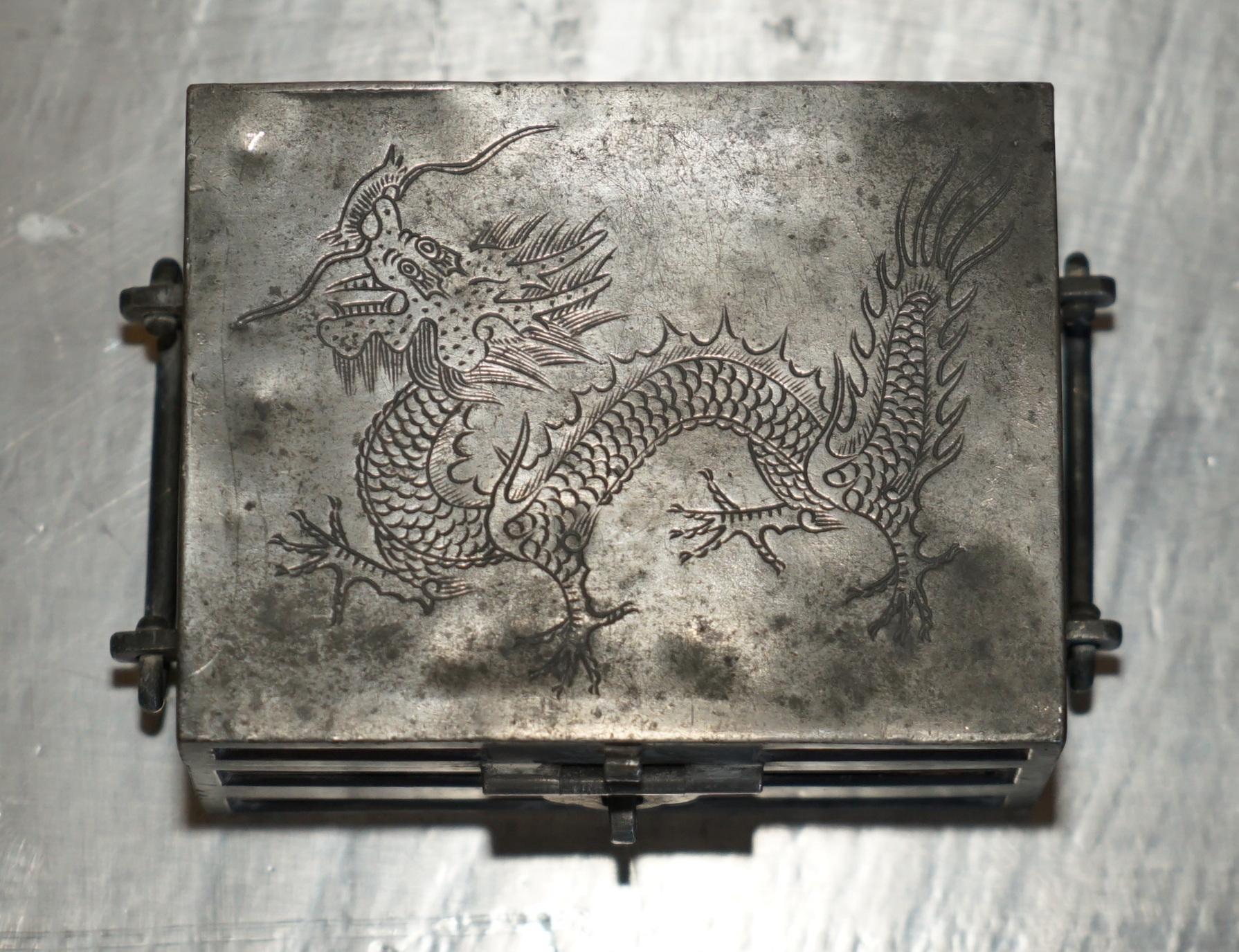 Chinese ANTIQUE CIRCA 1920 CHiNESE KUT HING PEWTER & WOOD CARVED DRAGON JEWELLERY BOX For Sale